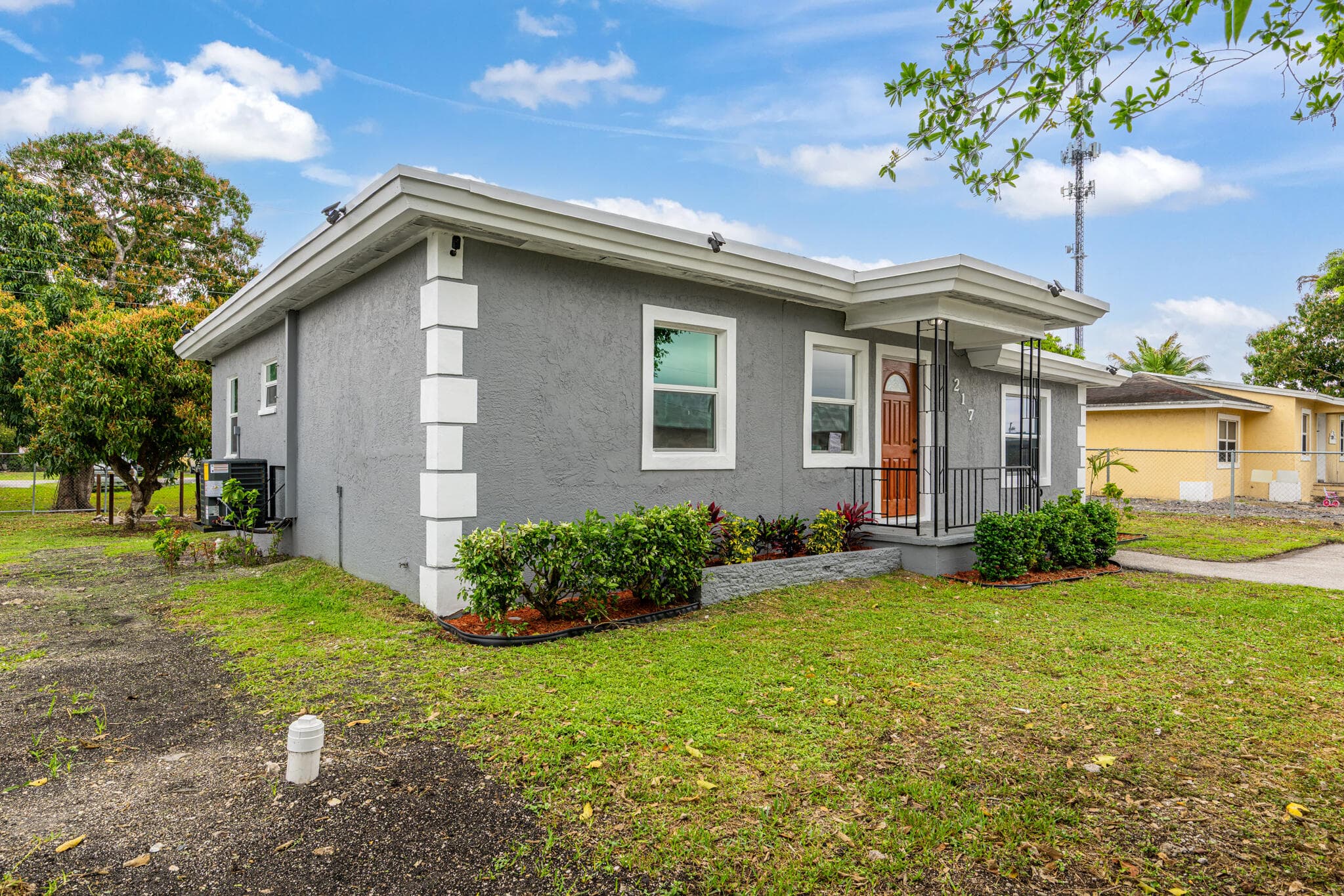 217 NW 14th Street, Belle Glade, FL 33430 — photo 3 of 20