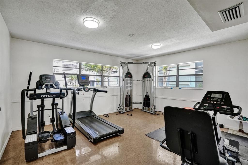 400 SE 10th Street 308, Deerfield Beach, FL 33441 — photo 14 of 17