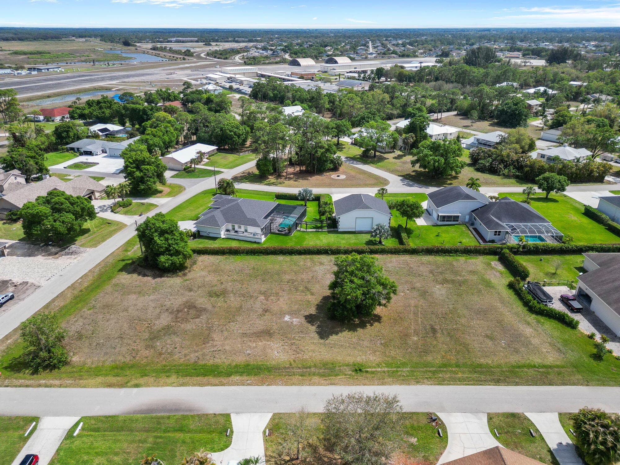 6871 Cherokee Avenue, Fort Myers, FL 33905 — photo 4 of 15