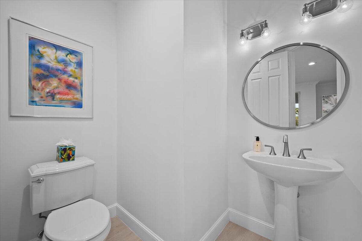 653 Castle Drive, Palm Beach Gardens, FL 33410 — photo 16 of 63