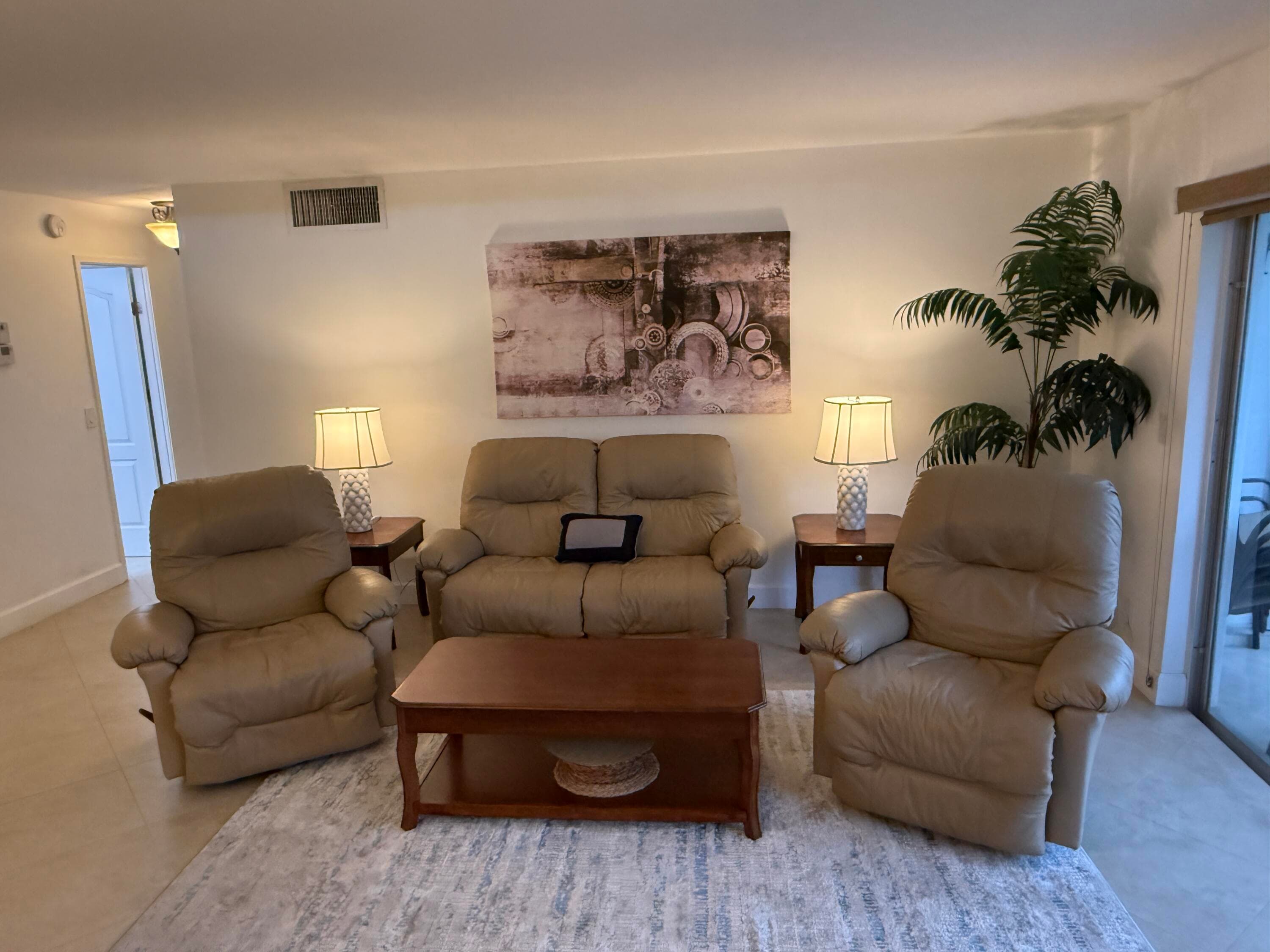 300 NE 14th Avenue 411, Hallandale Beach, FL 33009 — photo 10 of 45