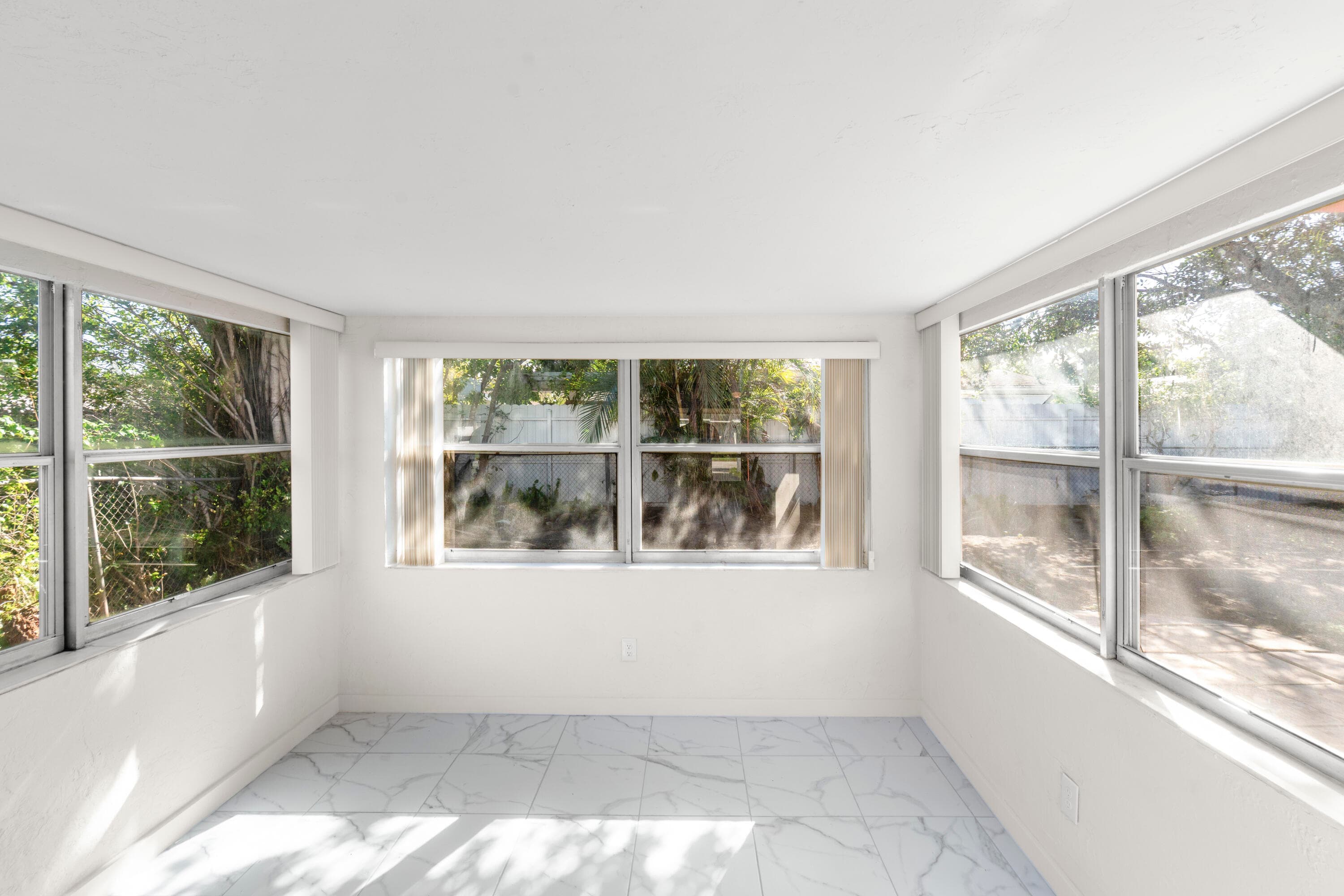 621 N 71st Avenue, Hollywood, FL 33024 — photo 11 of 26