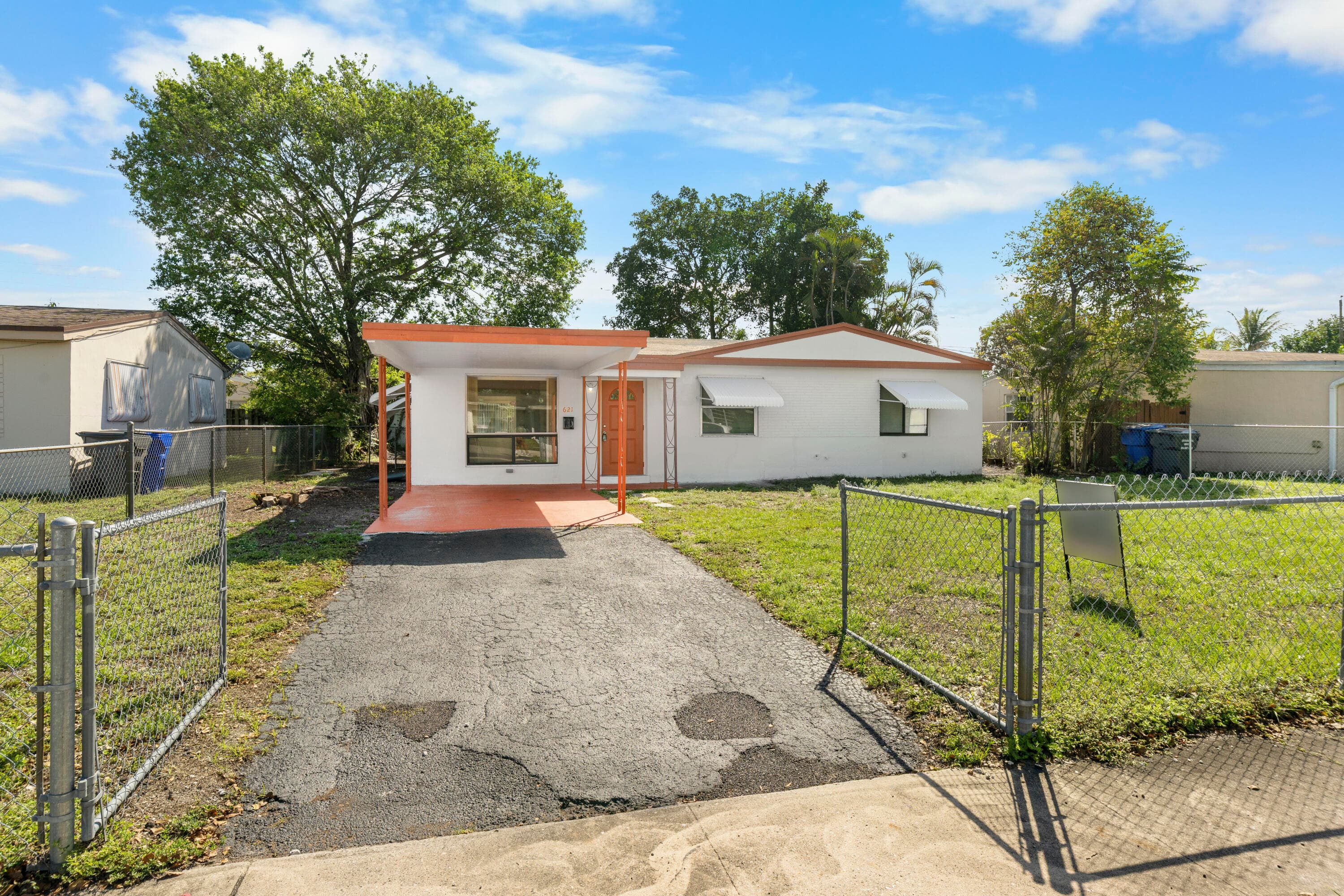 621 N 71st Avenue, Hollywood, FL 33024 — photo 4 of 26
