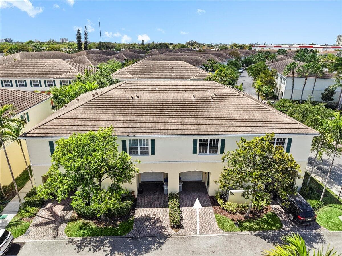 704 SW 2nd Avenue, Pompano Beach, FL 33060 — photo 26 of 34