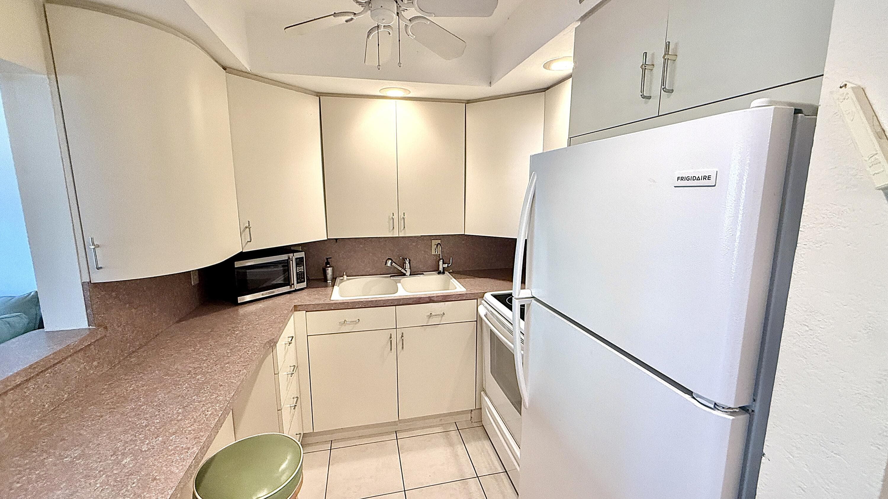 2009 Berkshire A, Deerfield Beach, FL 33442 — photo 4 of 56
