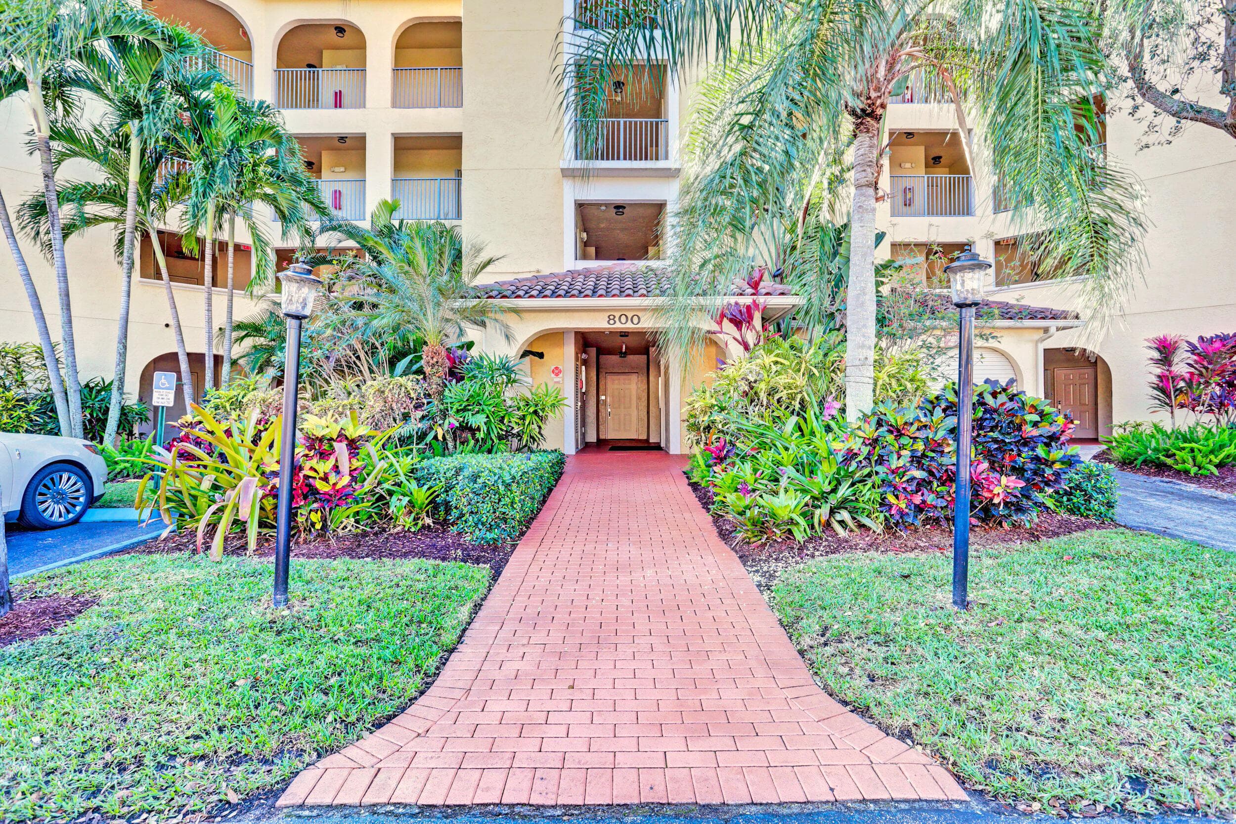 800 Uno Lago Drive 305, Juno Beach, FL 33408 — photo 3 of 52