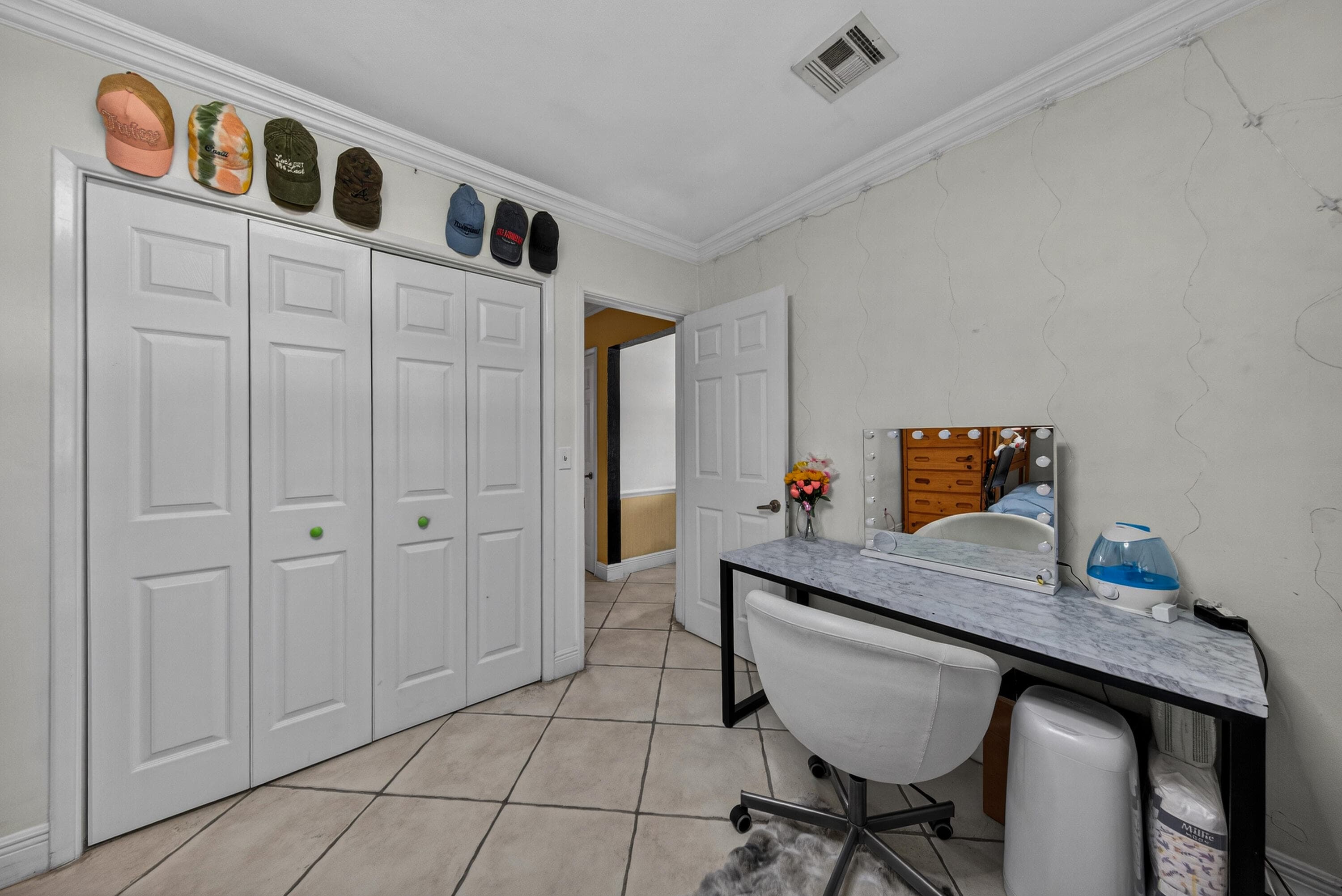 270 NE 42nd Street, Oakland Park, FL 33334 — photo 14 of 31