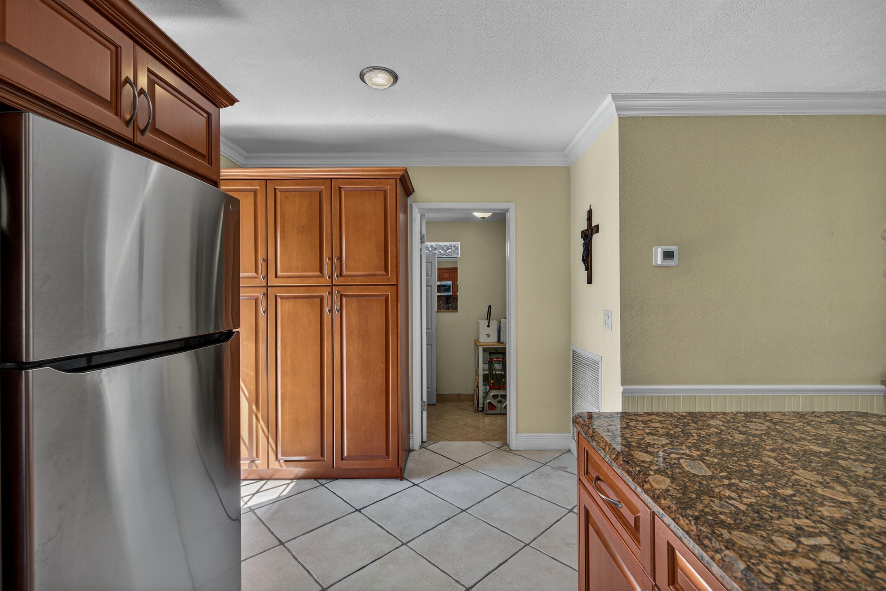 270 NE 42nd Street, Oakland Park, FL 33334 — photo 17 of 31
