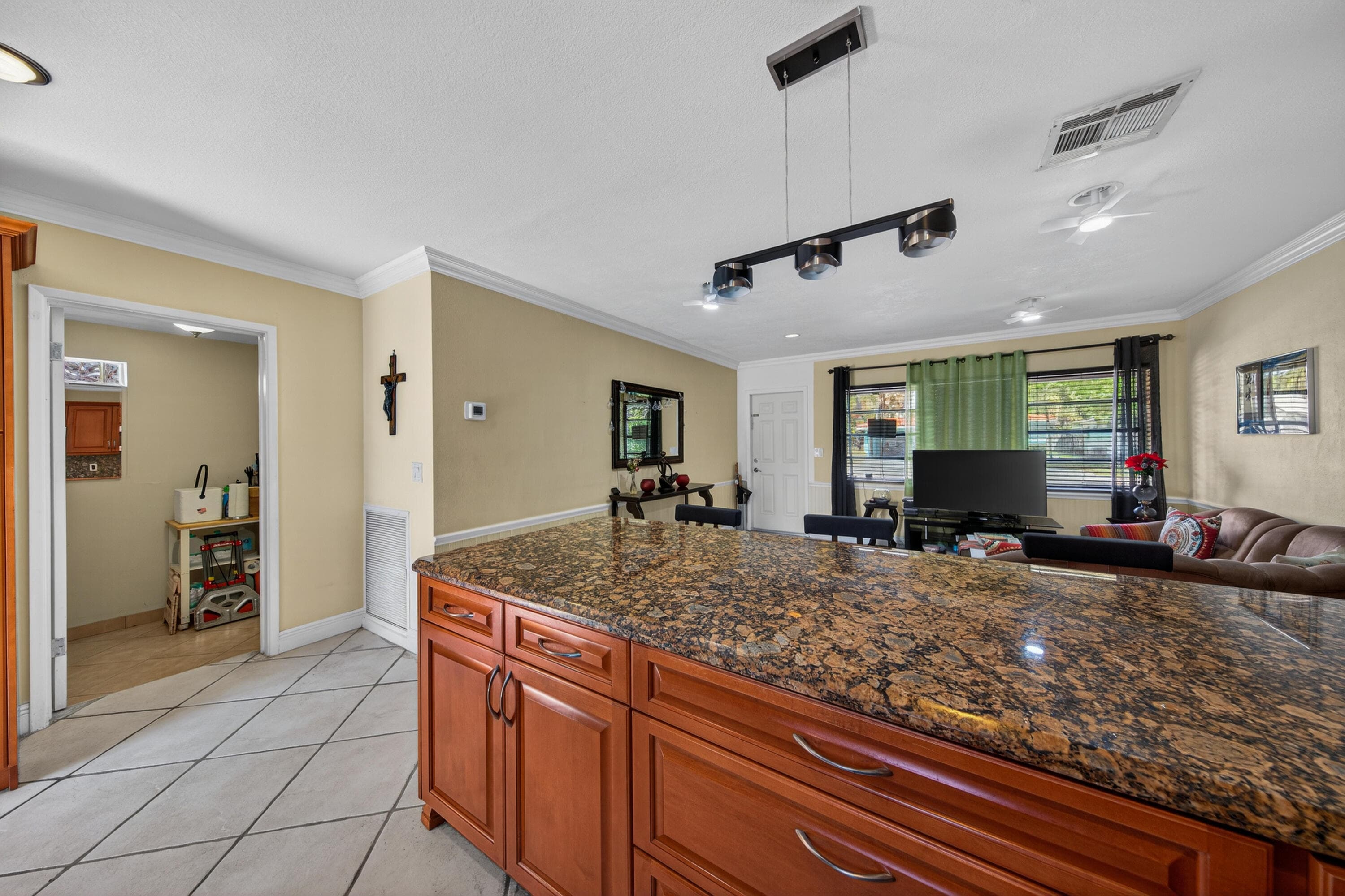 270 NE 42nd Street, Oakland Park, FL 33334 — photo 16 of 31