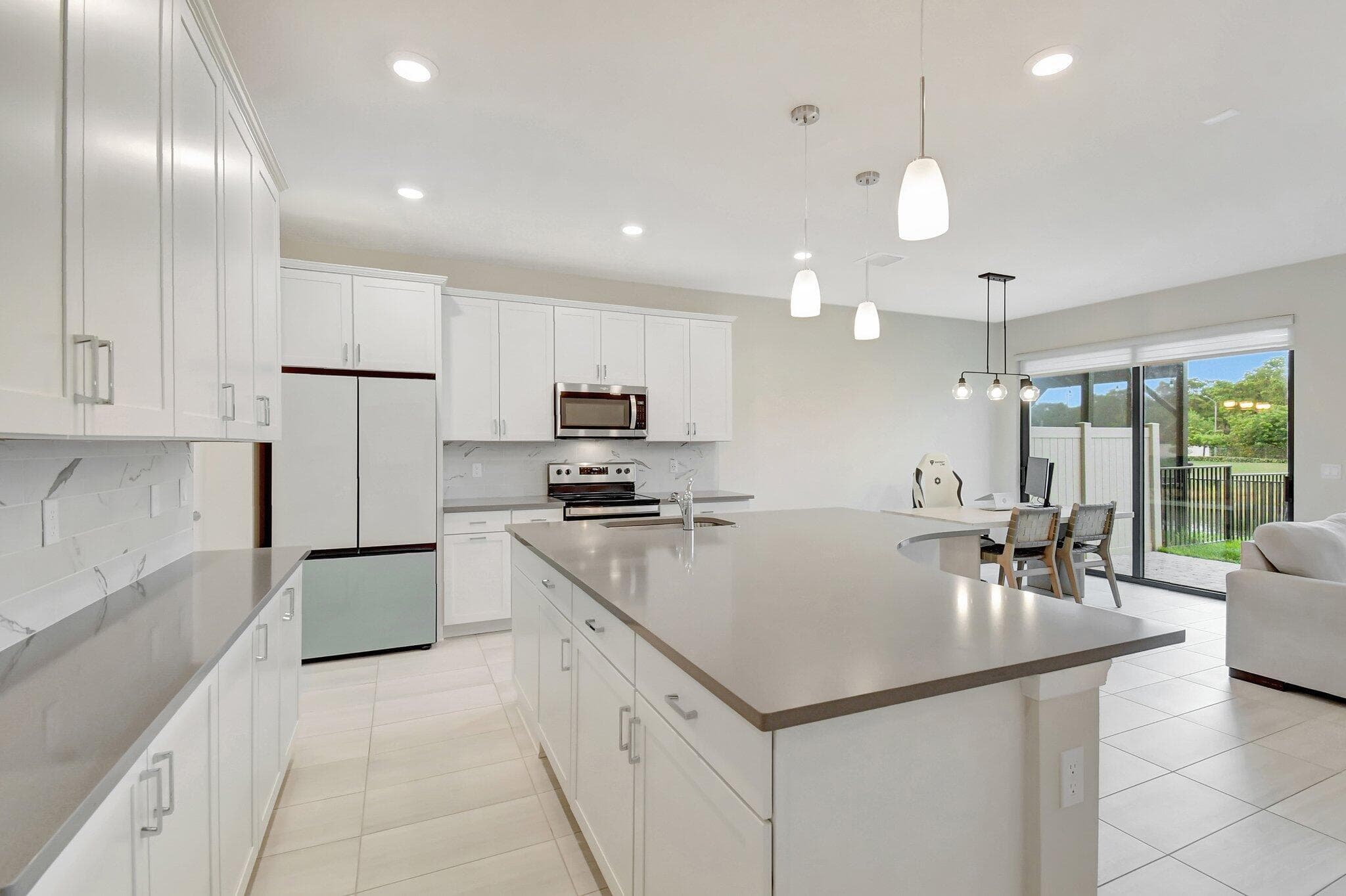 2138 S Appleton Cir Circle S, Oakland Park, FL 33309 — photo 3 of 33