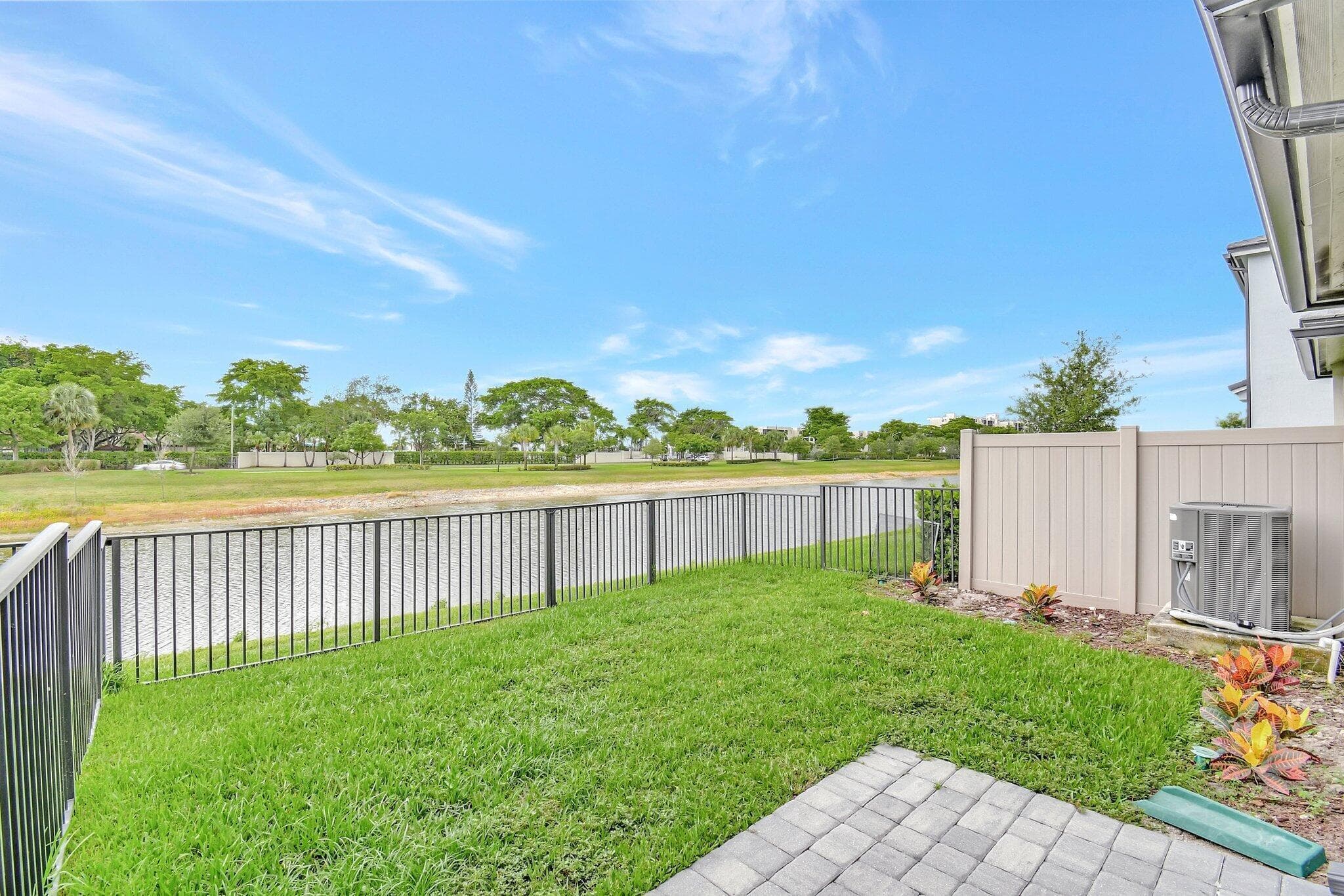 2138 S Appleton Cir Circle S, Oakland Park, FL 33309 — photo 21 of 33