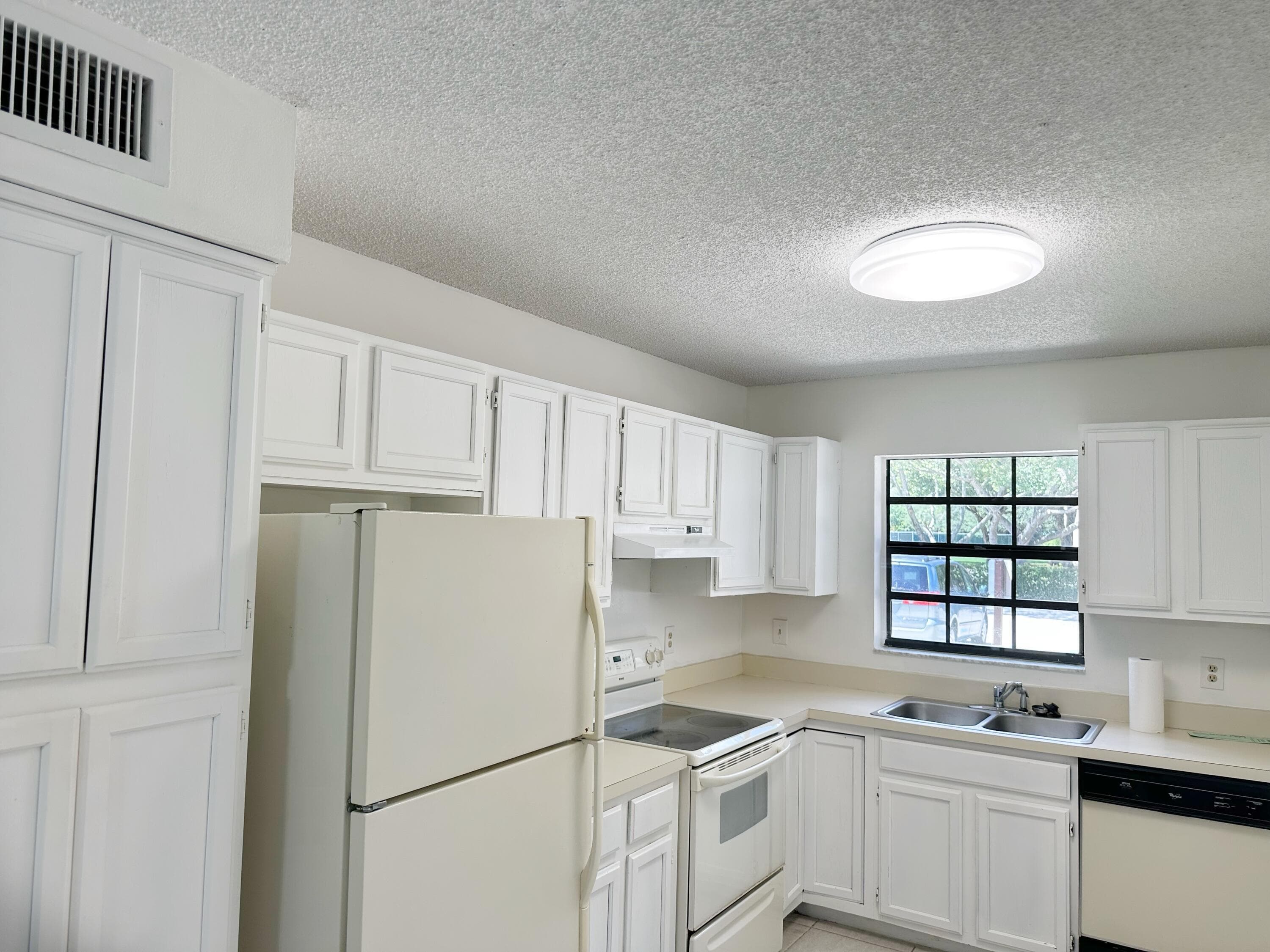 3000 Norwood Place N102, Boca Raton, FL 33431 — photo 14 of 25