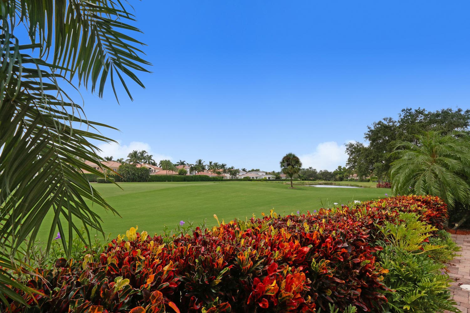 528 Les Jardin Drive, Palm Beach Gardens, FL 33410 — photo 2 of 72