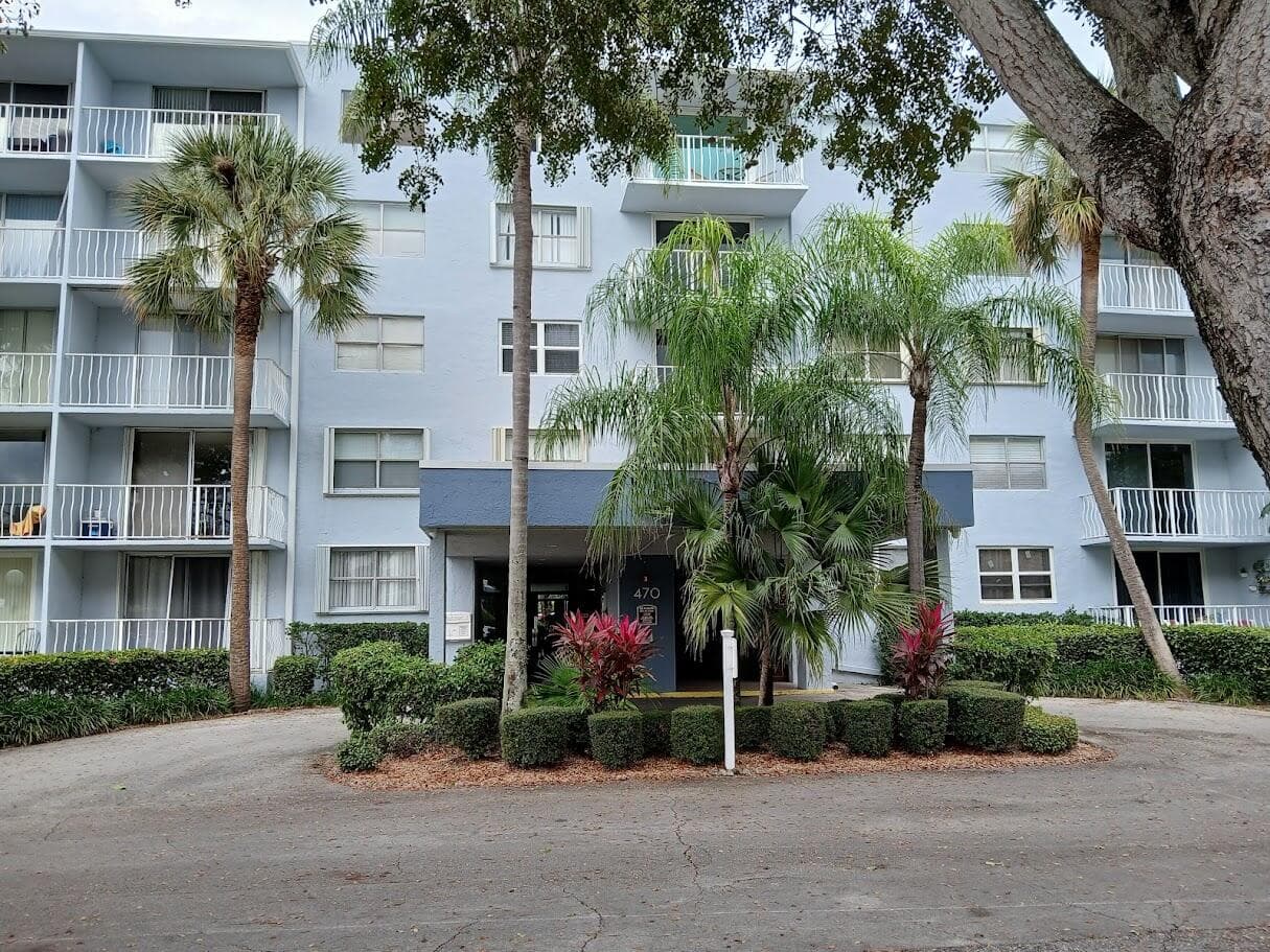 470 Executive Center Drive 4n, West Palm Beach, FL 33401 — photo 2 of 64