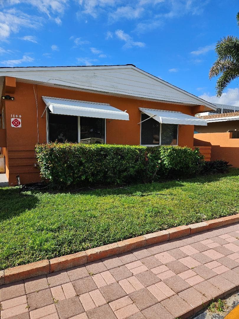 1844 NE 46th Street, Fort Lauderdale, FL — photo 2 of 9