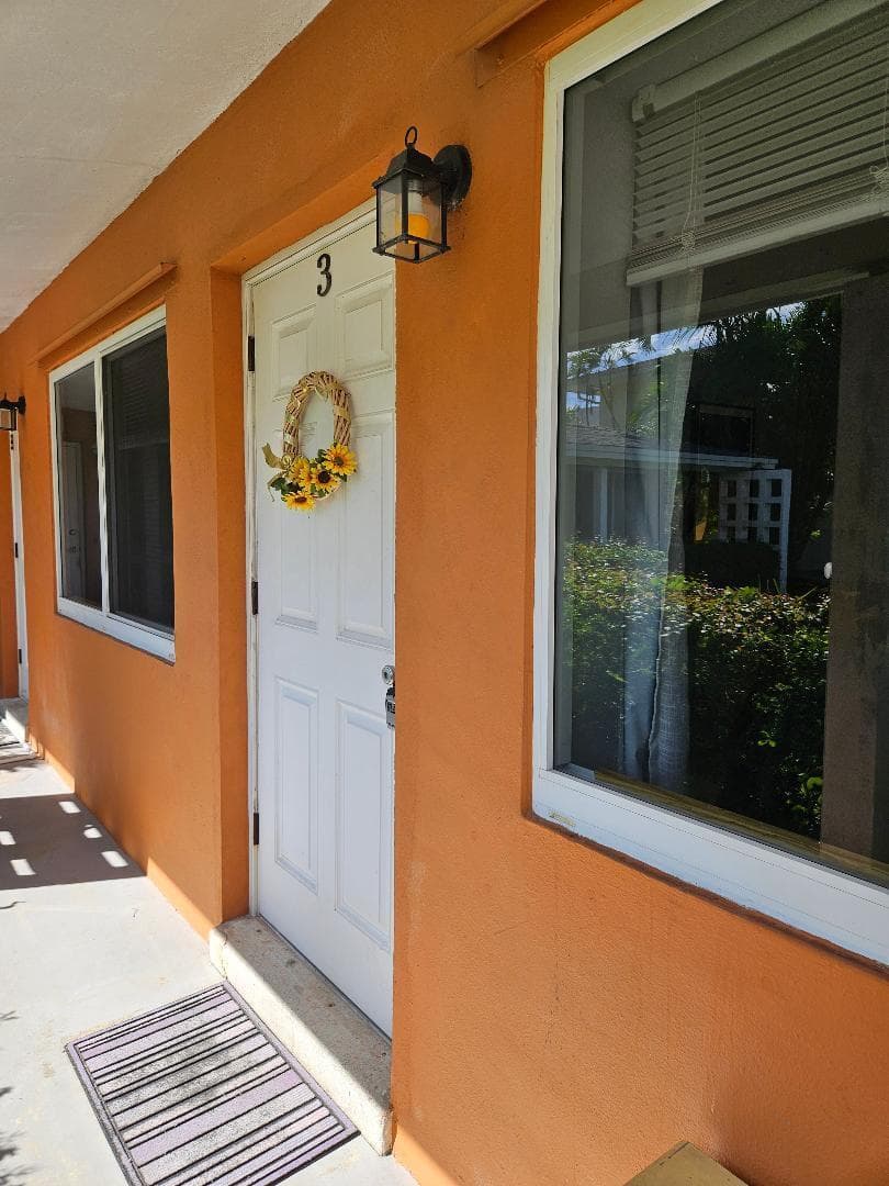 1844 NE 46th Street, Fort Lauderdale, FL — photo 4 of 9