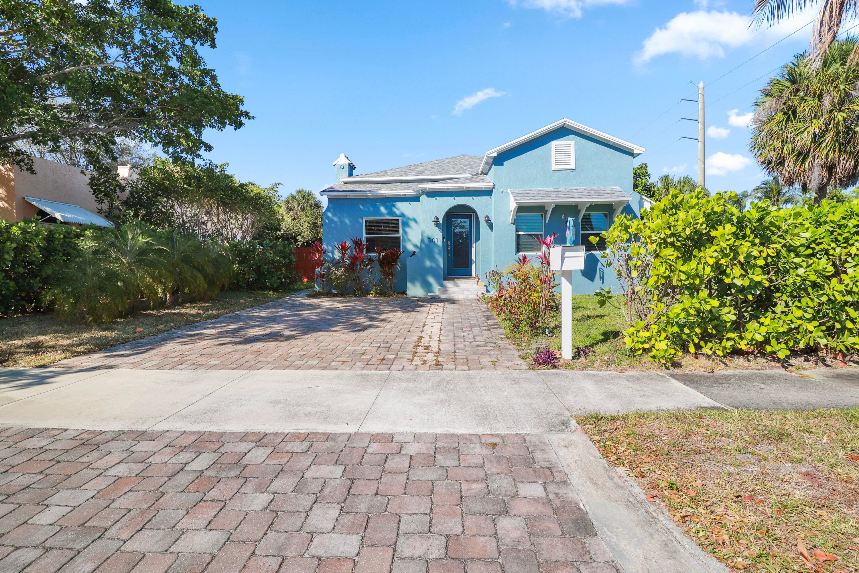 301 Hawthorne Drive, Lake Park, FL 33403 — photo 2 of 39