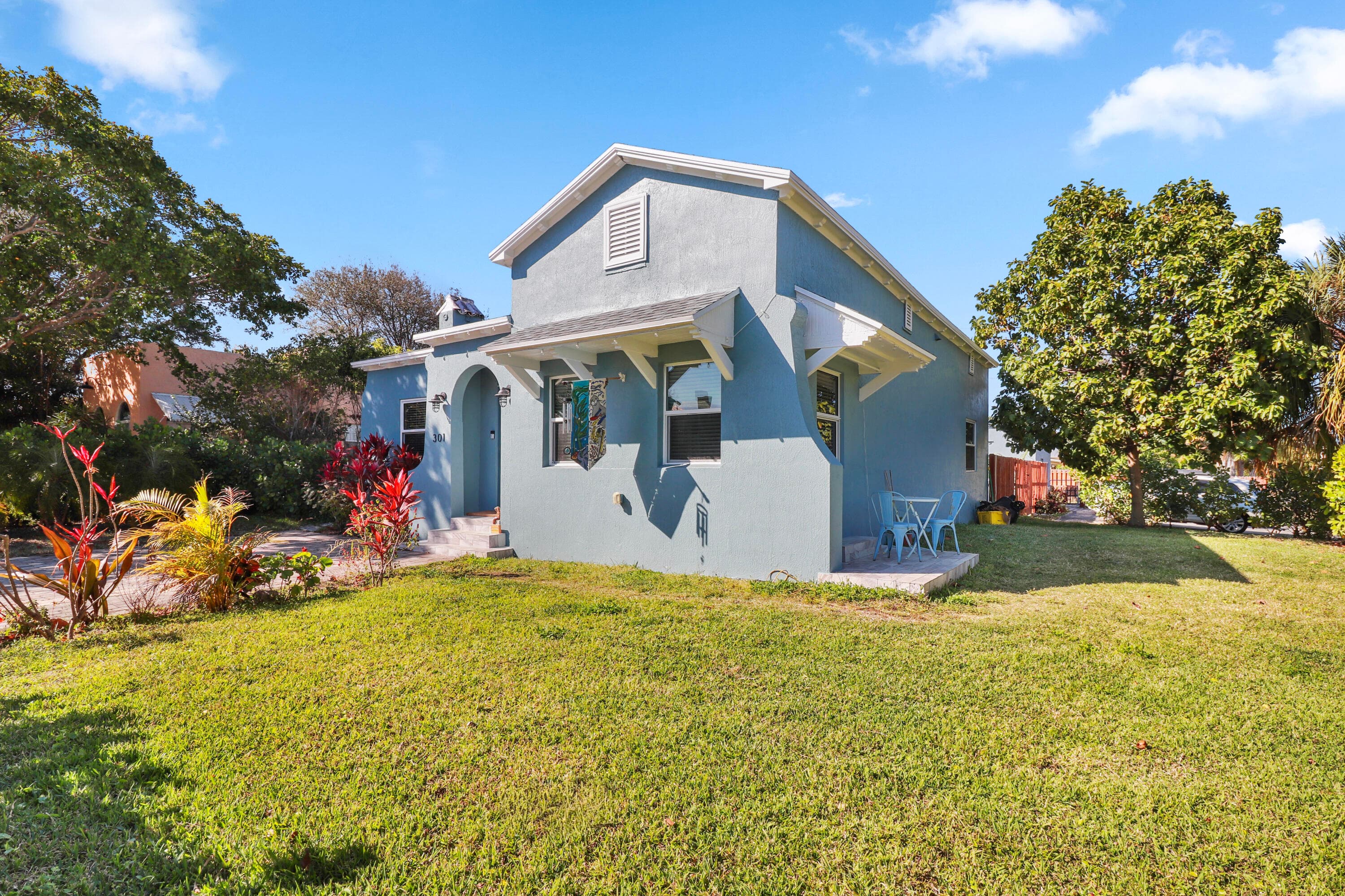 301 Hawthorne Drive, Lake Park, FL 33403 — photo 5 of 39