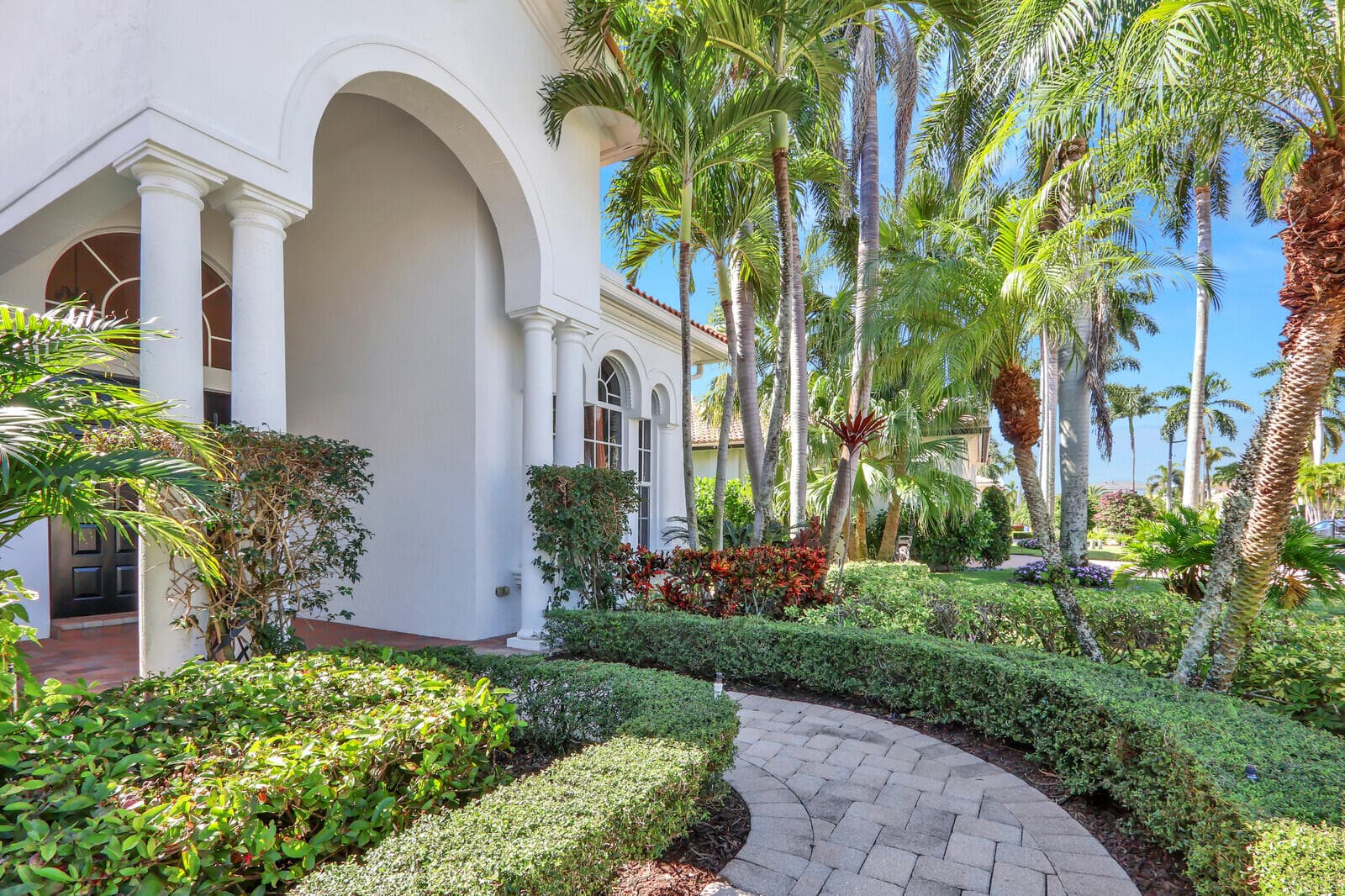 528 Les Jardin Drive, Palm Beach Gardens, FL 33410 — photo 3 of 72