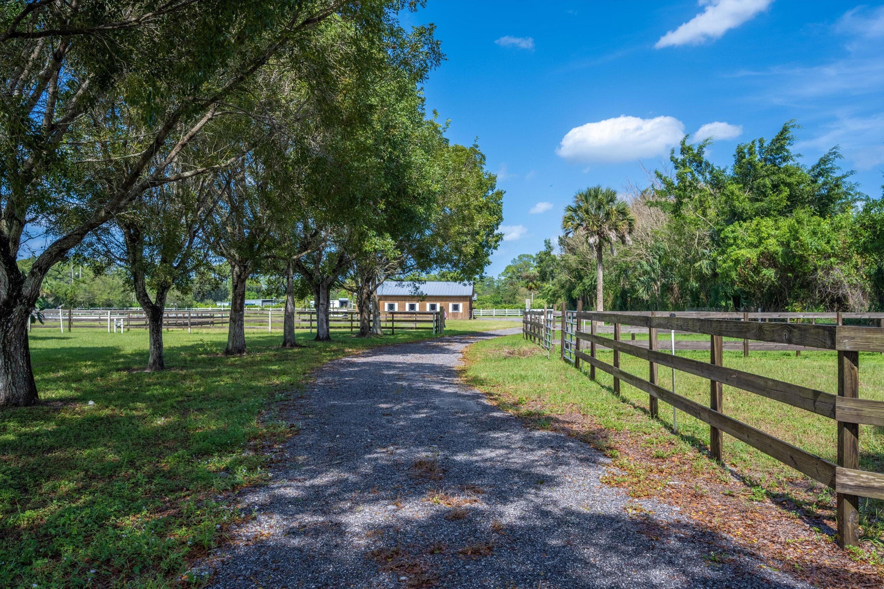 13717 E Citrus Drive, Loxahatchee Groves, FL 33470 — photo 21 of 41