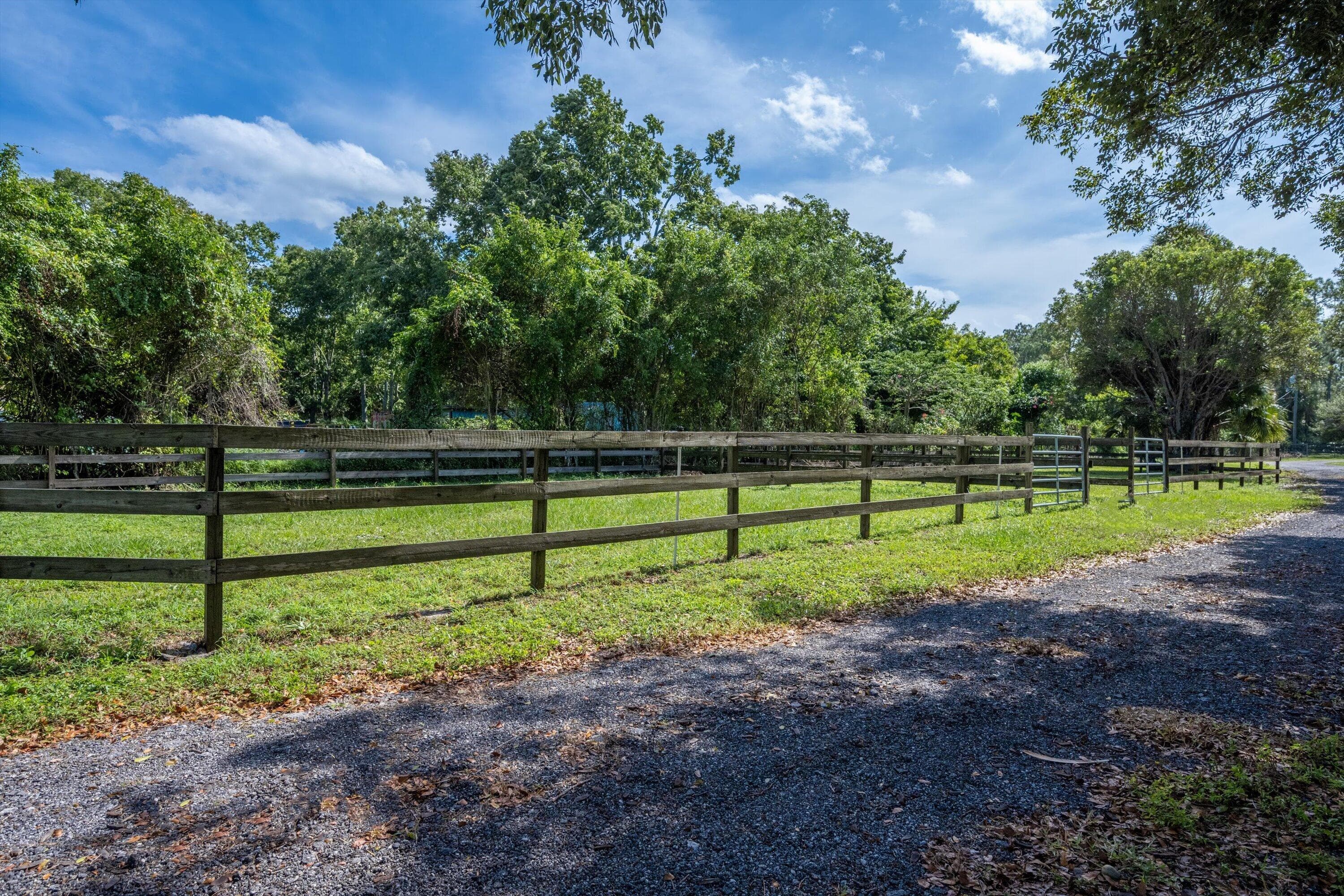 13717 E Citrus Drive, Loxahatchee Groves, FL 33470 — photo 28 of 41