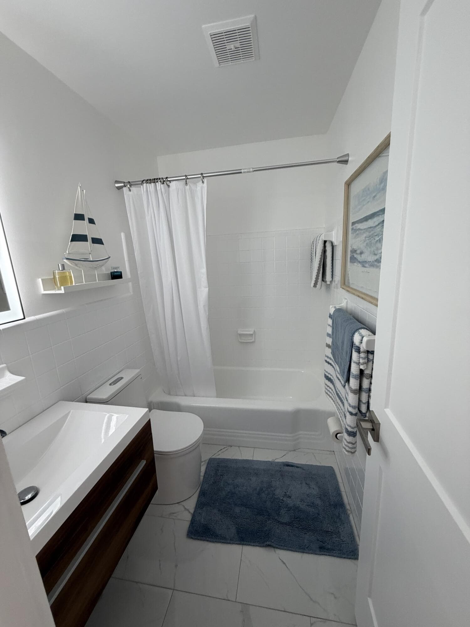 1015 SW 11th Avenue 14K, Hallandale Beach, FL 33009 — photo 21 of 39