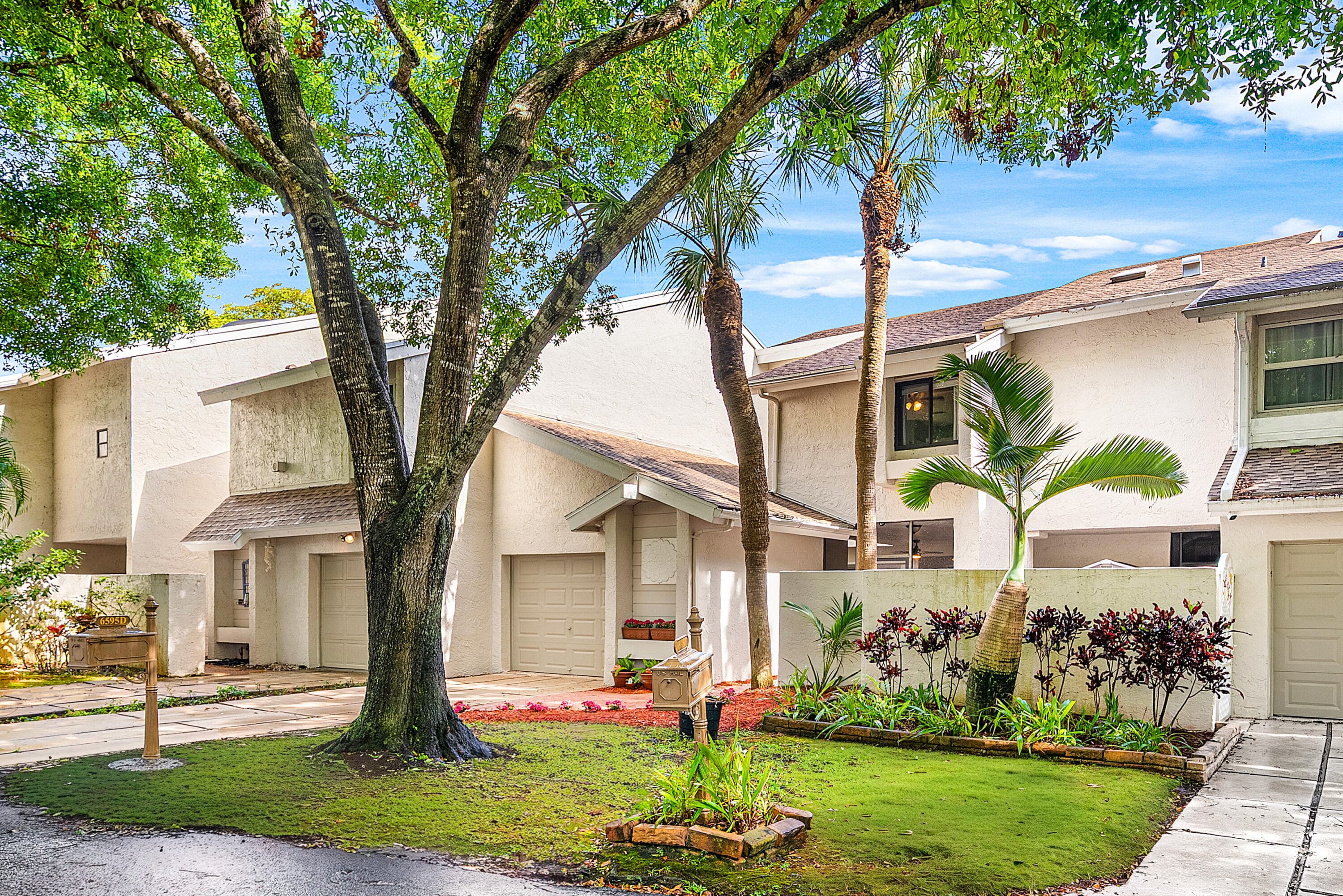 6595 Parkview Drive D, Boca Raton, FL 33433 — photo 1 of 59