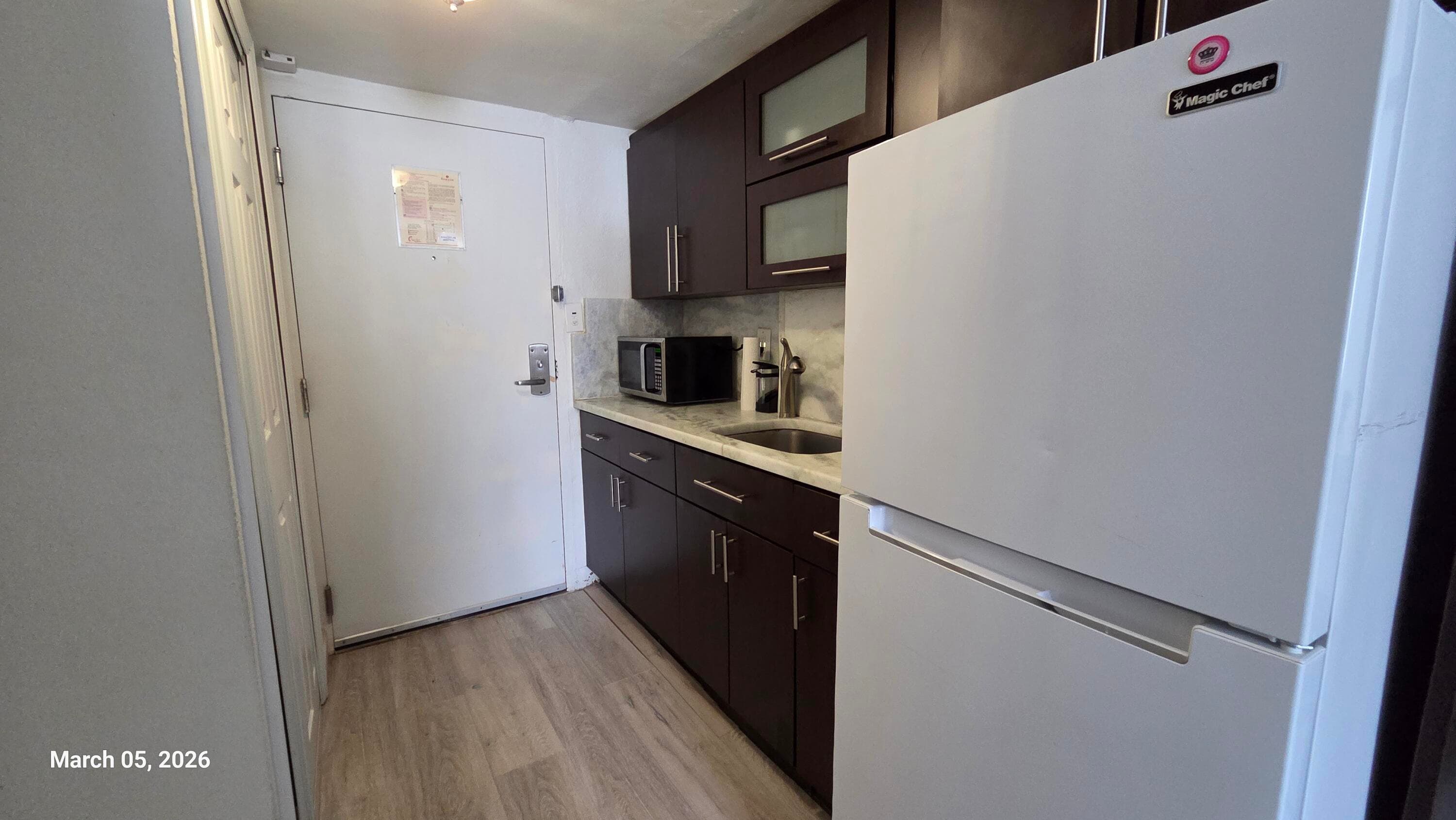 19201 Collins Avenue 105, Sunny Isles Beach, FL 33160 — photo 6 of 8