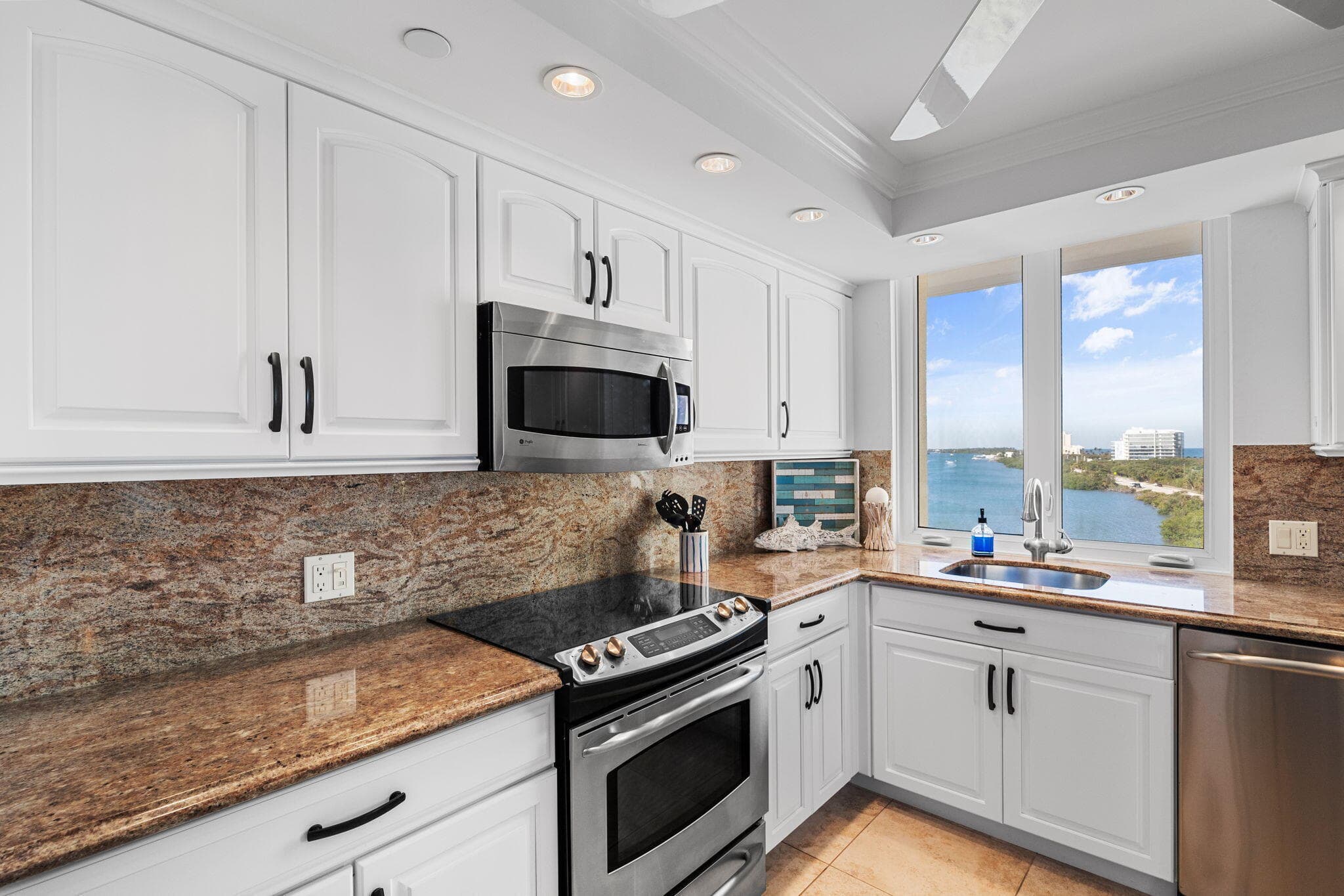 375 S Beach Road 802, Tequesta, FL 33469 — photo 14 of 39