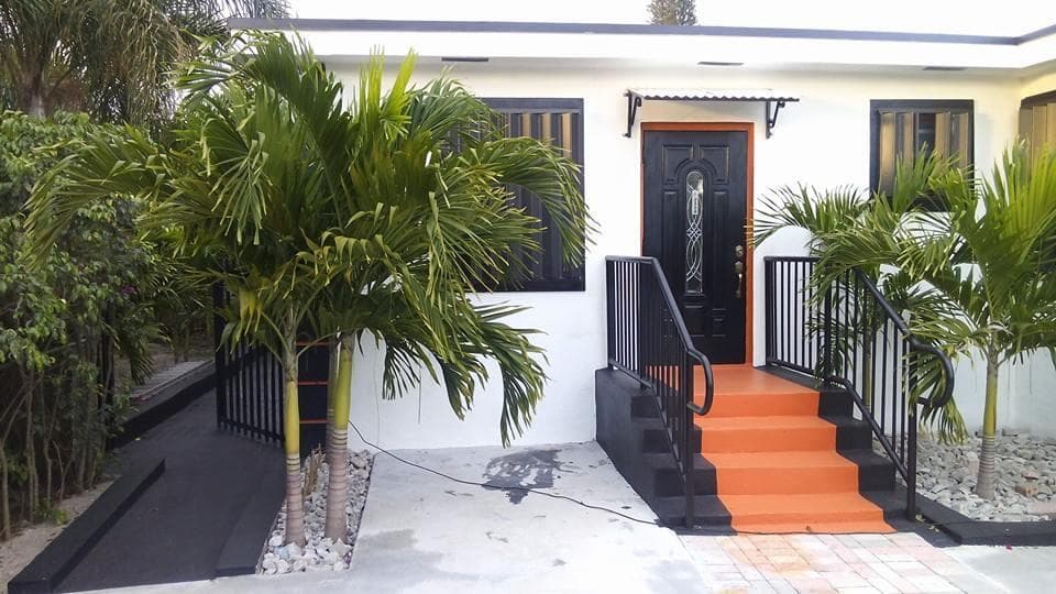 Mixed Use in Miami — photo 1 of 19