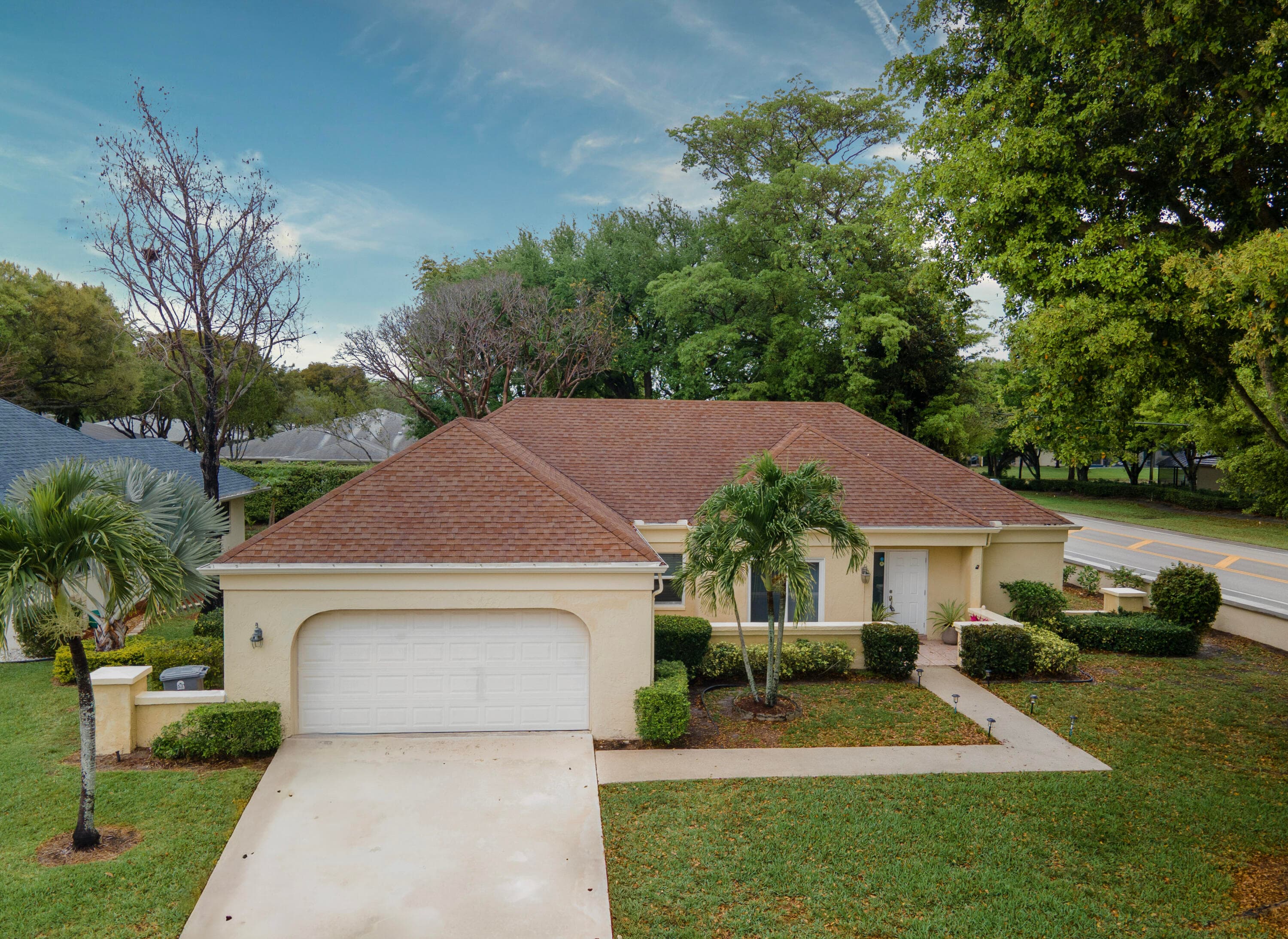 10195 Greentrail Drive, Boynton Beach, FL 33436 — photo 2 of 19
