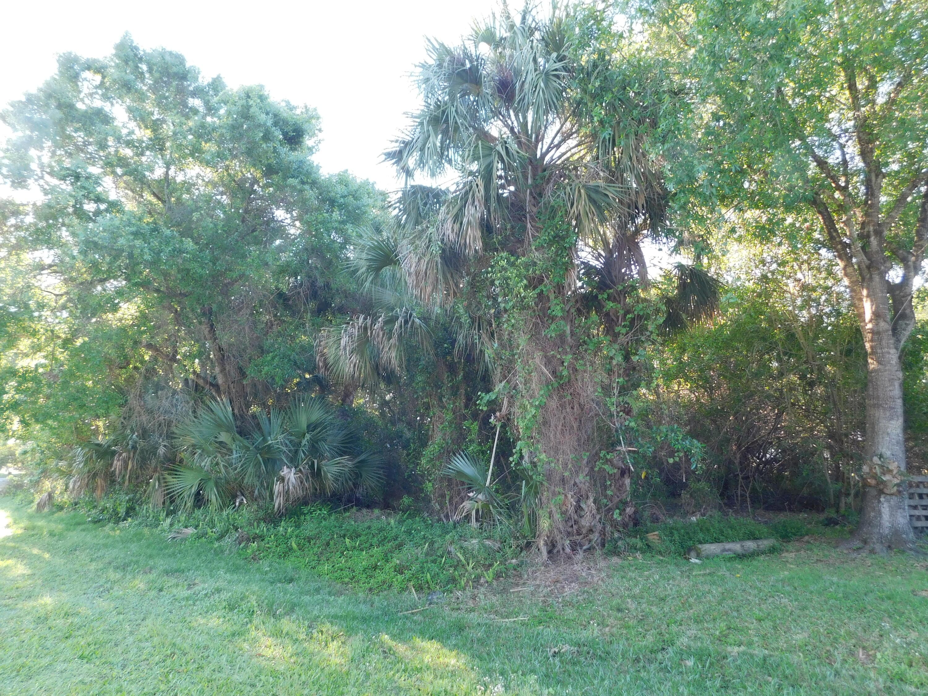 8401 Kenwood Road, Fort Pierce, FL 34951 — photo 2 of 2