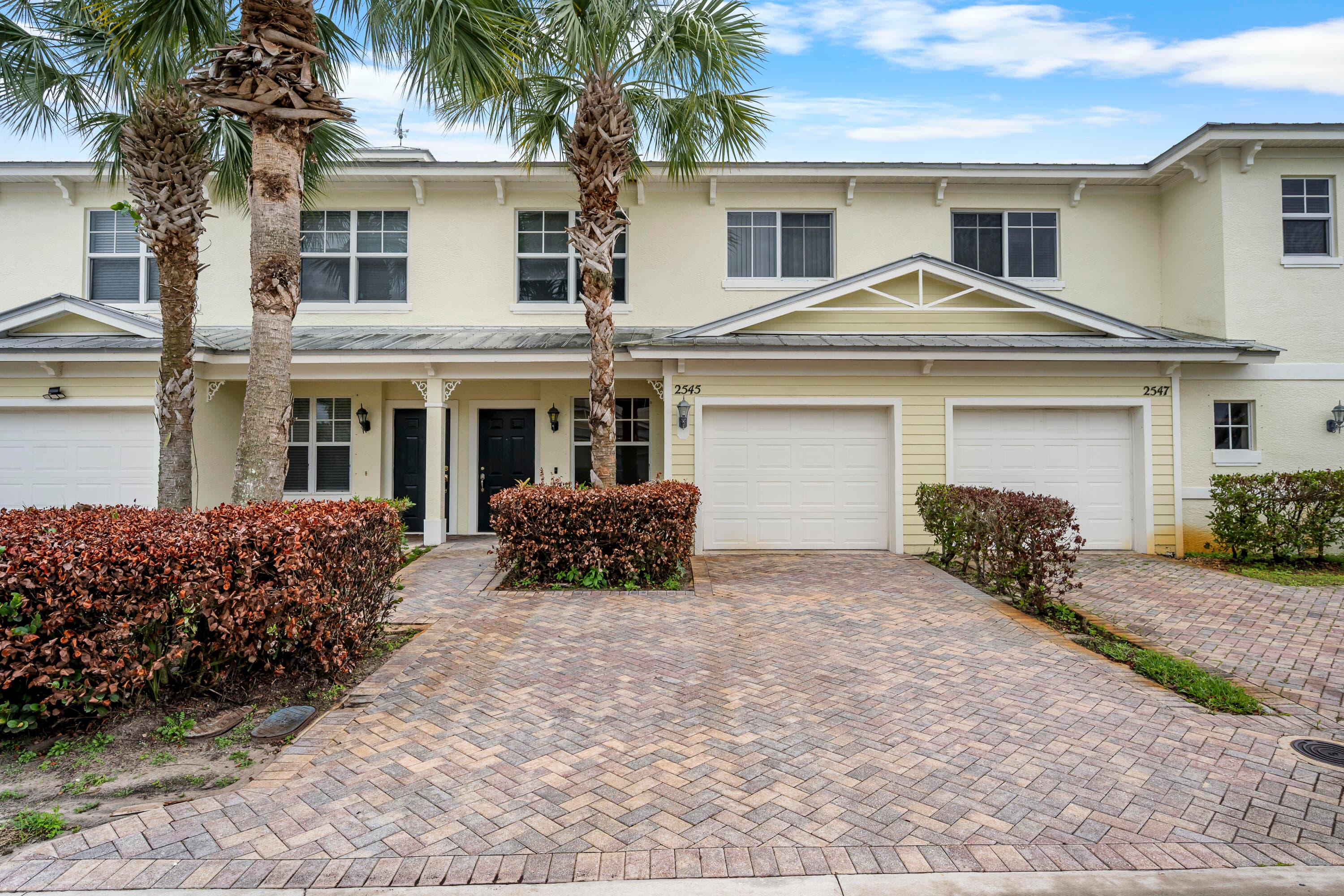 2545 Creekside Drive, Fort Pierce, FL 34981 — photo 1 of 33