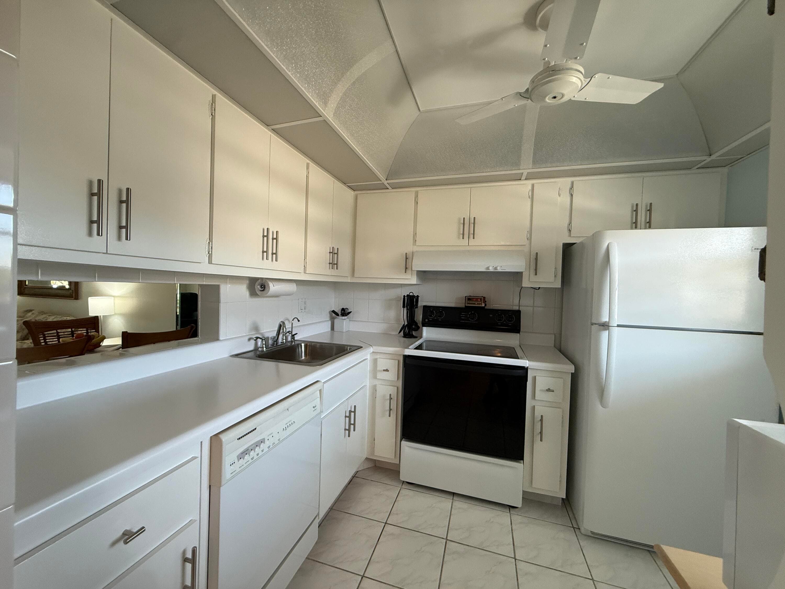 2861 NW 47th Terrace 304b, Lauderdale Lakes, FL 33313 — photo 6 of 26
