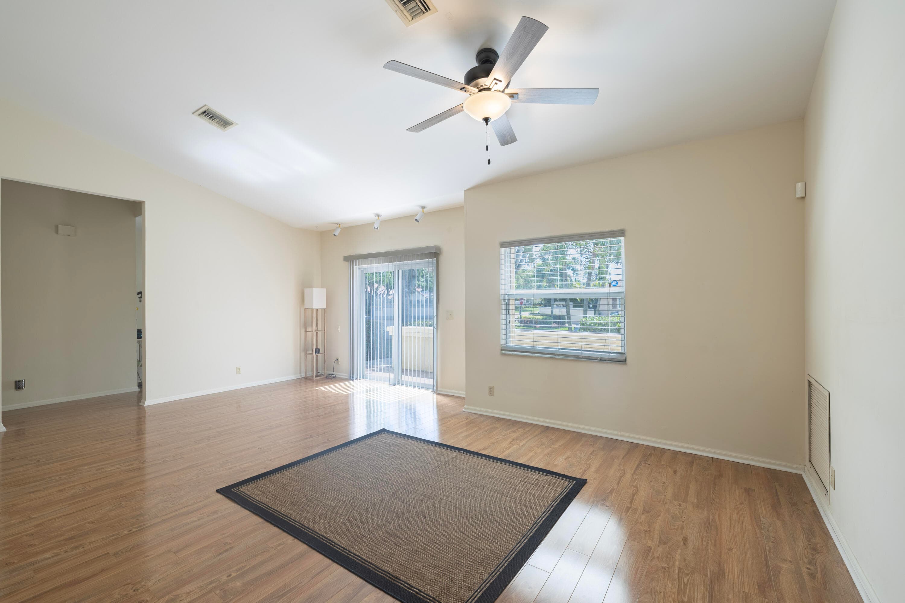 10195 Greentrail Drive, Boynton Beach, FL 33436 — photo 4 of 19