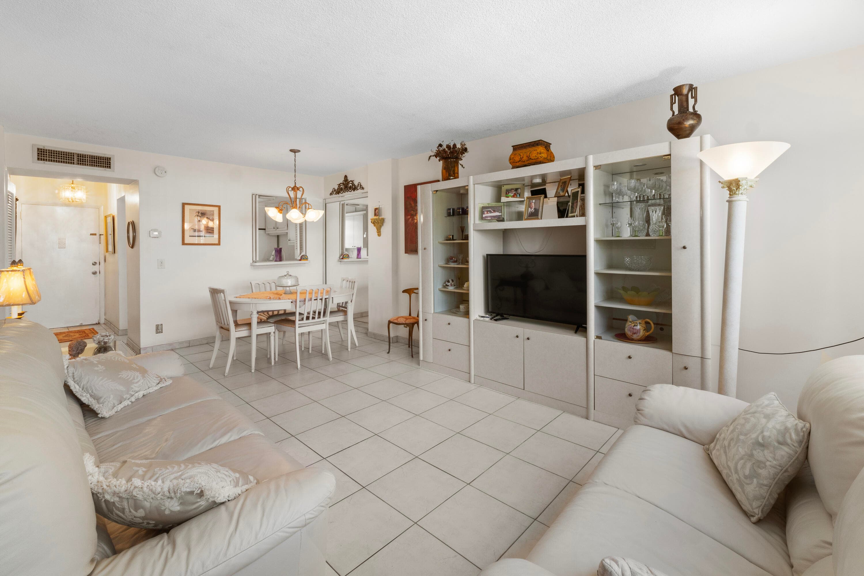 1333 E Hallandale Beach Boulevard 409, Hallandale Beach, FL 33009 — photo 13 of 40