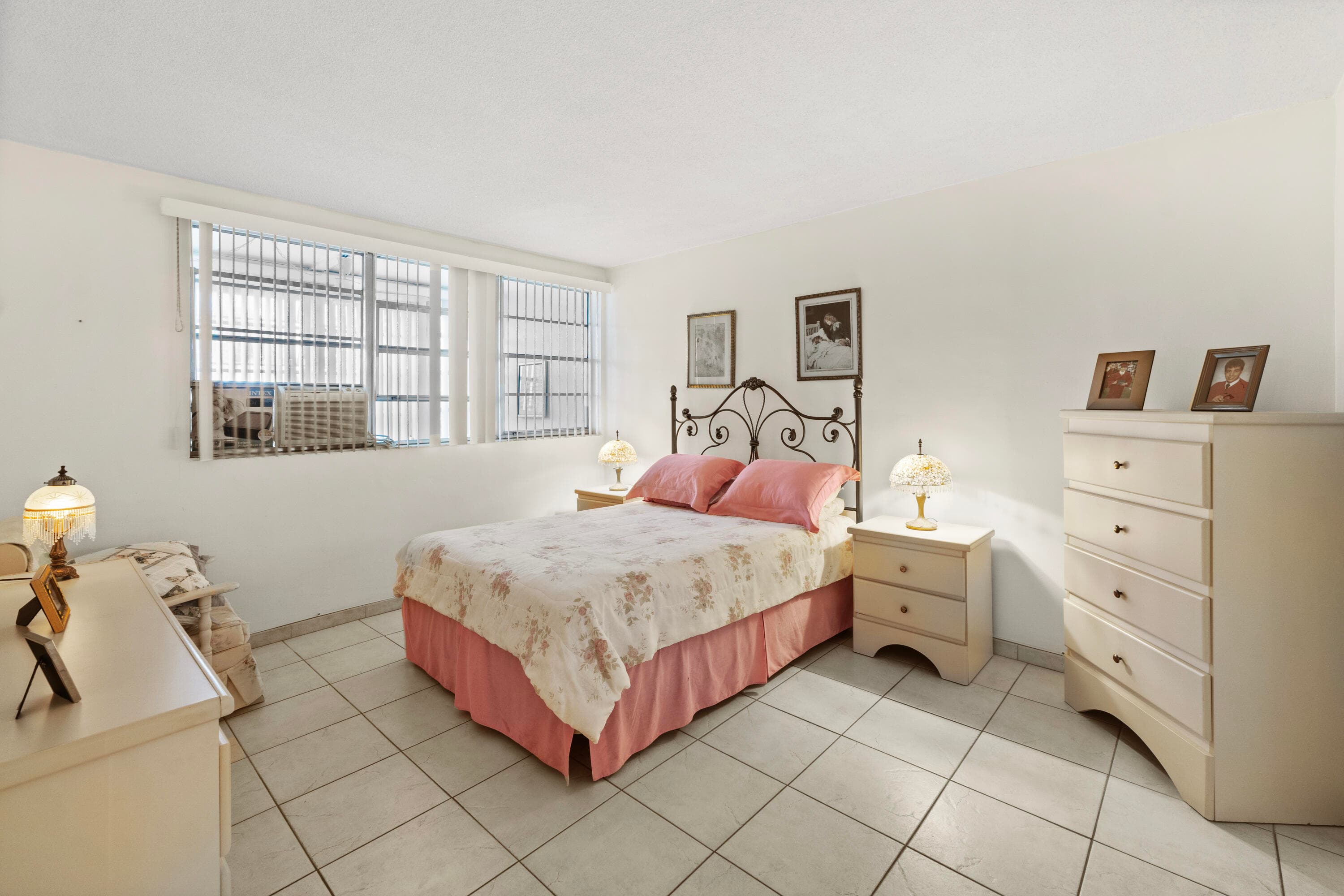 1333 E Hallandale Beach Boulevard 409, Hallandale Beach, FL 33009 — photo 16 of 40