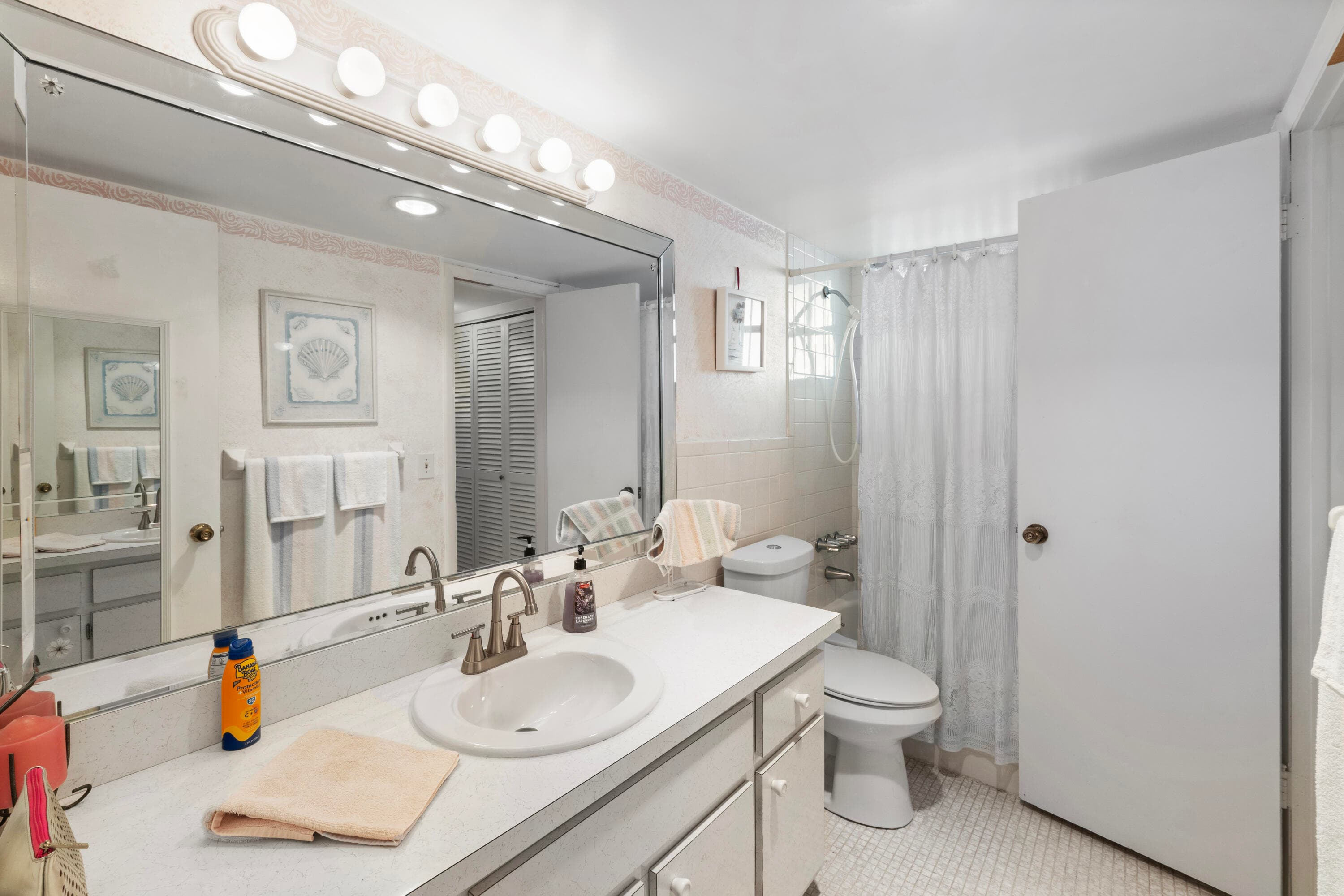 1333 E Hallandale Beach Boulevard 409, Hallandale Beach, FL 33009 — photo 18 of 40