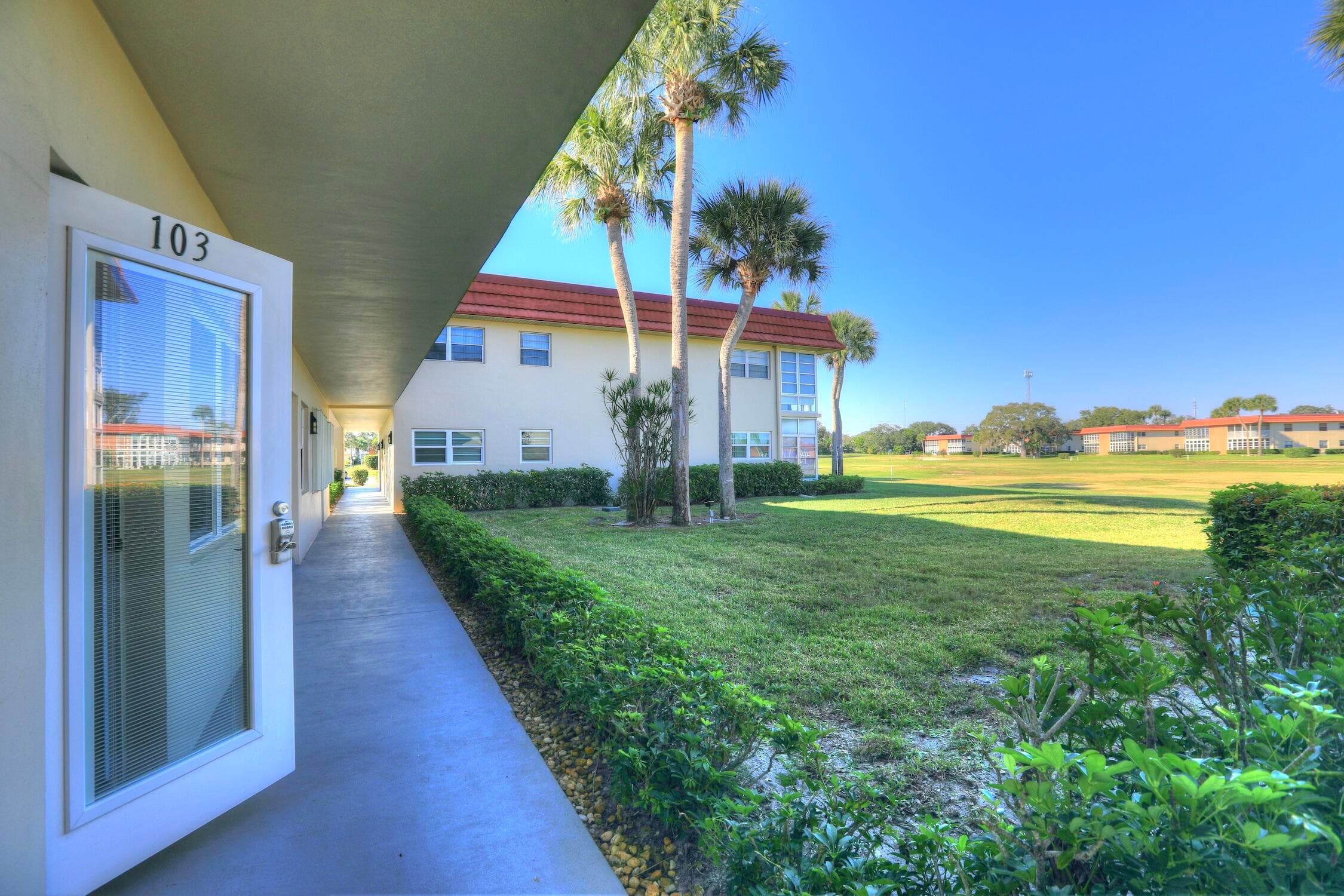85 Crooked Tree Lane 103, Vero Beach, FL 32962 — photo 3 of 36