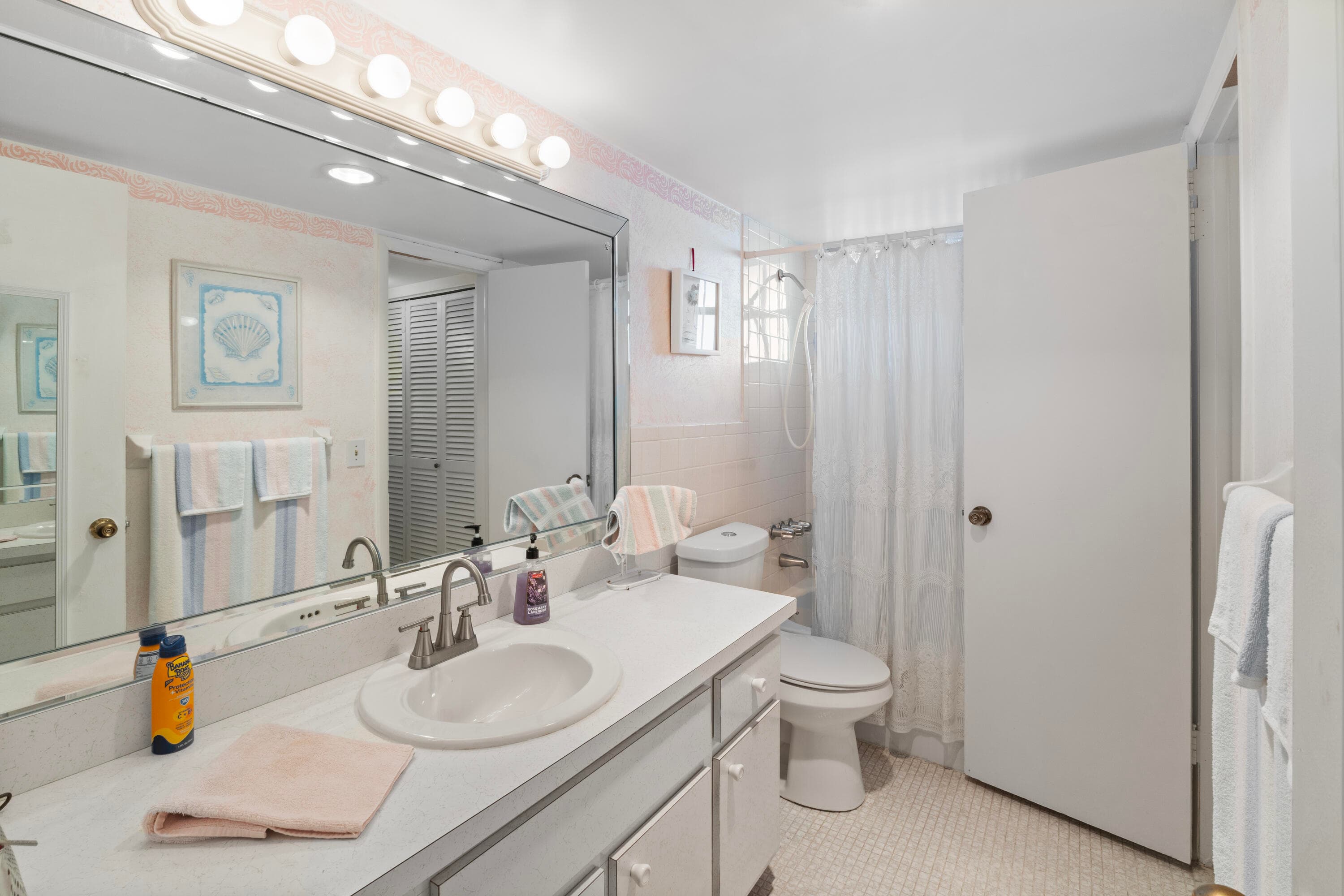 1333 E Hallandale Beach Boulevard 409, Hallandale Beach, FL 33009 — photo 19 of 40