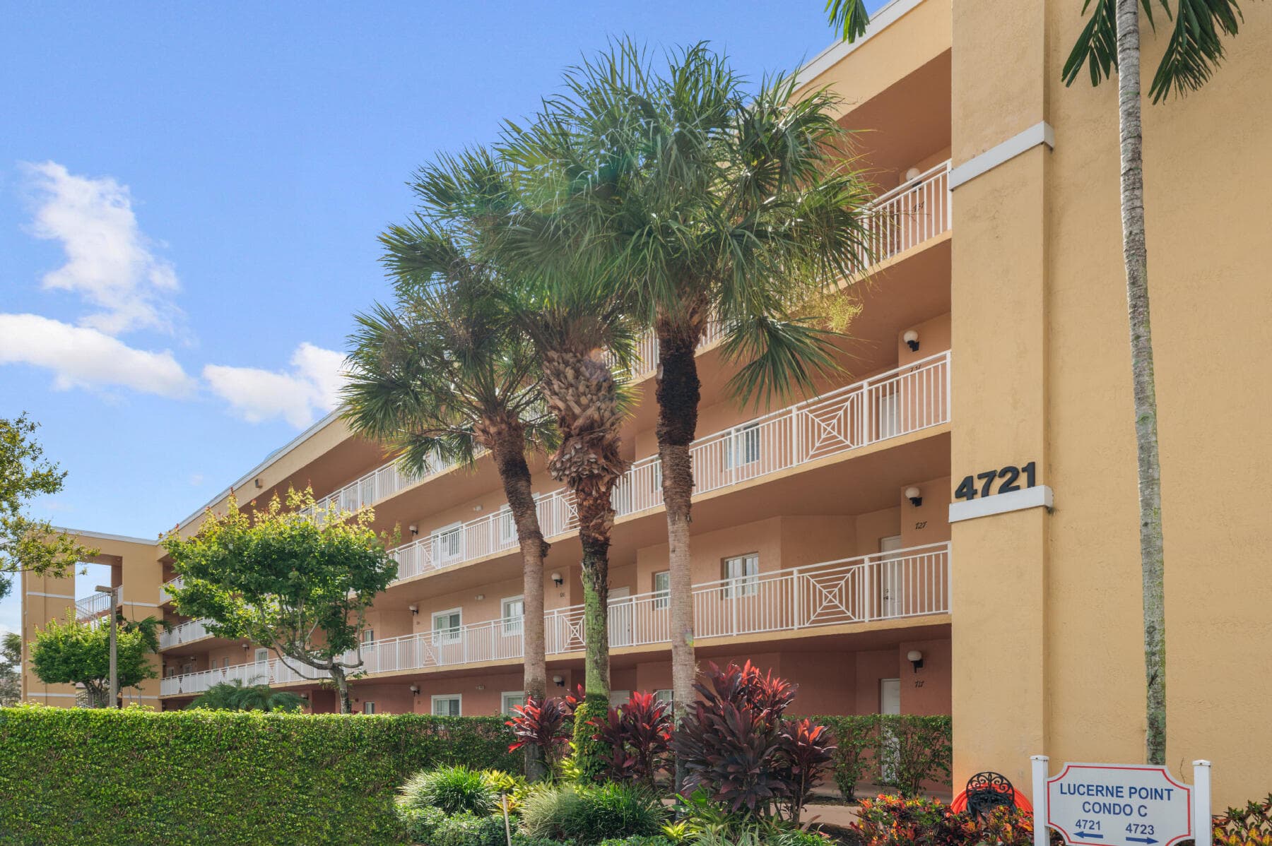 4721 E Lucerne Lakes Blvd E 744, Lake Worth, FL 33467 — photo 1 of 15