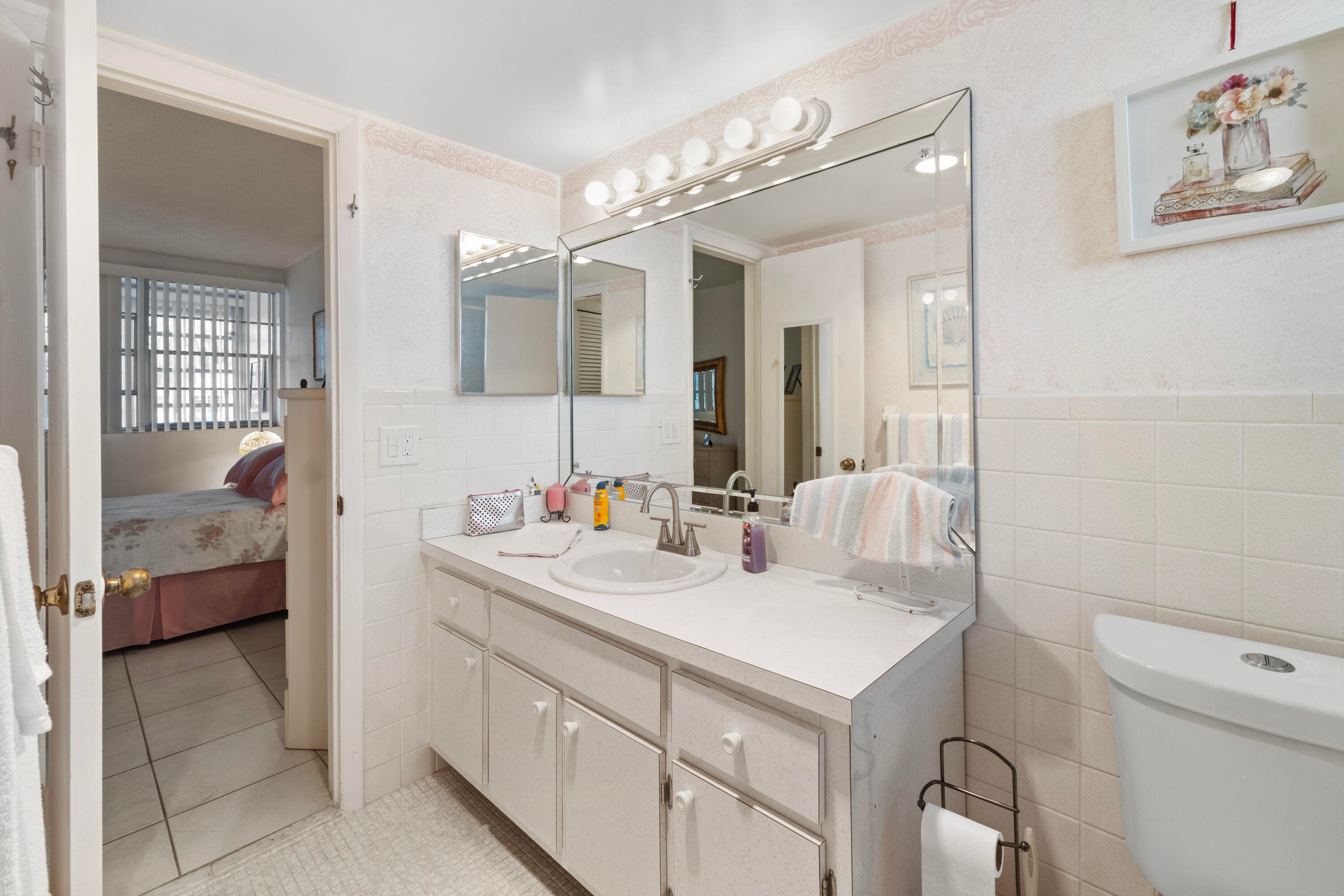 1333 E Hallandale Beach Boulevard 409, Hallandale Beach, FL 33009 — photo 23 of 40