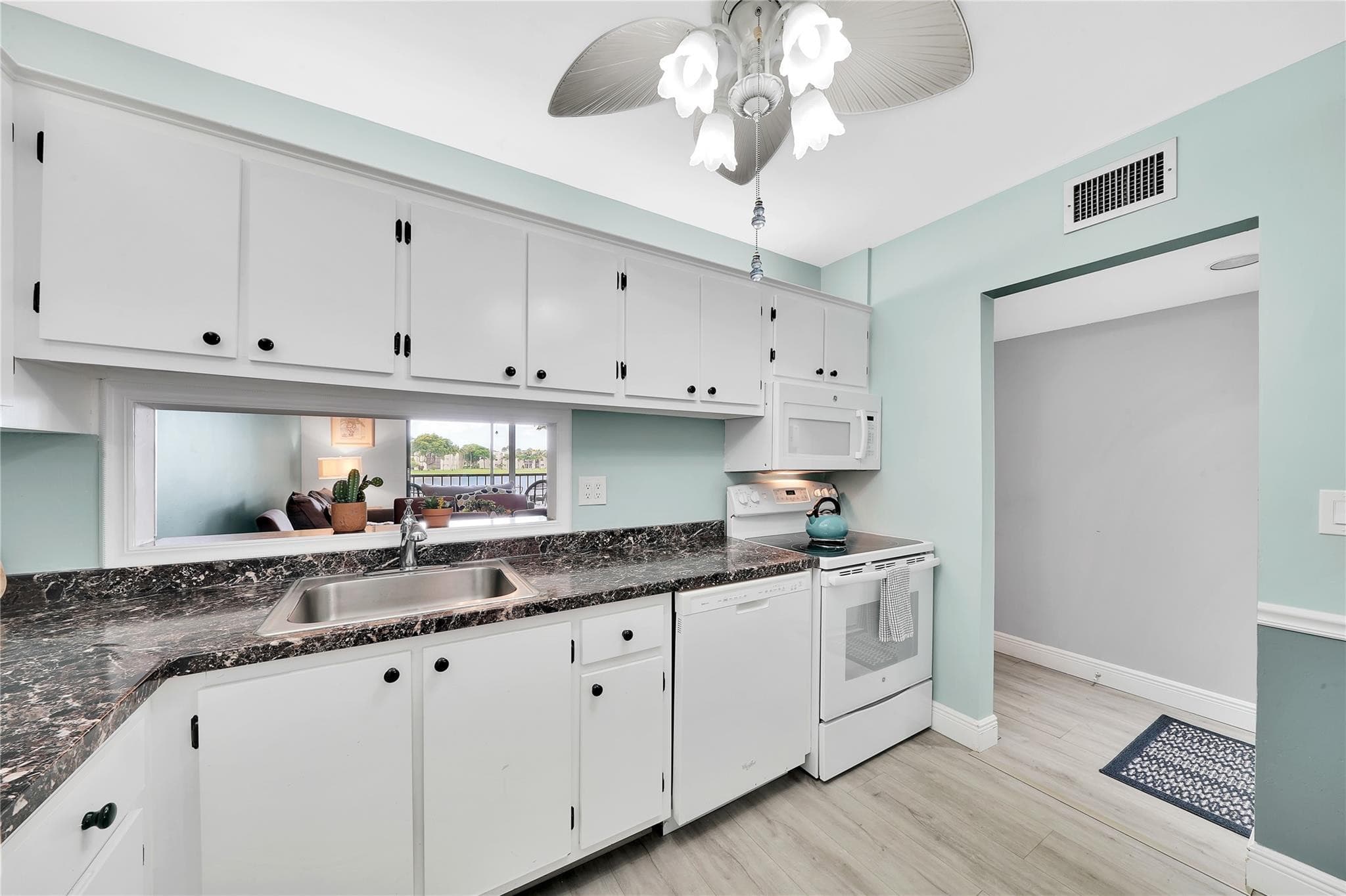 5250 Las Verdes Circle 212, Delray Beach, FL 33484 — photo 7 of 34