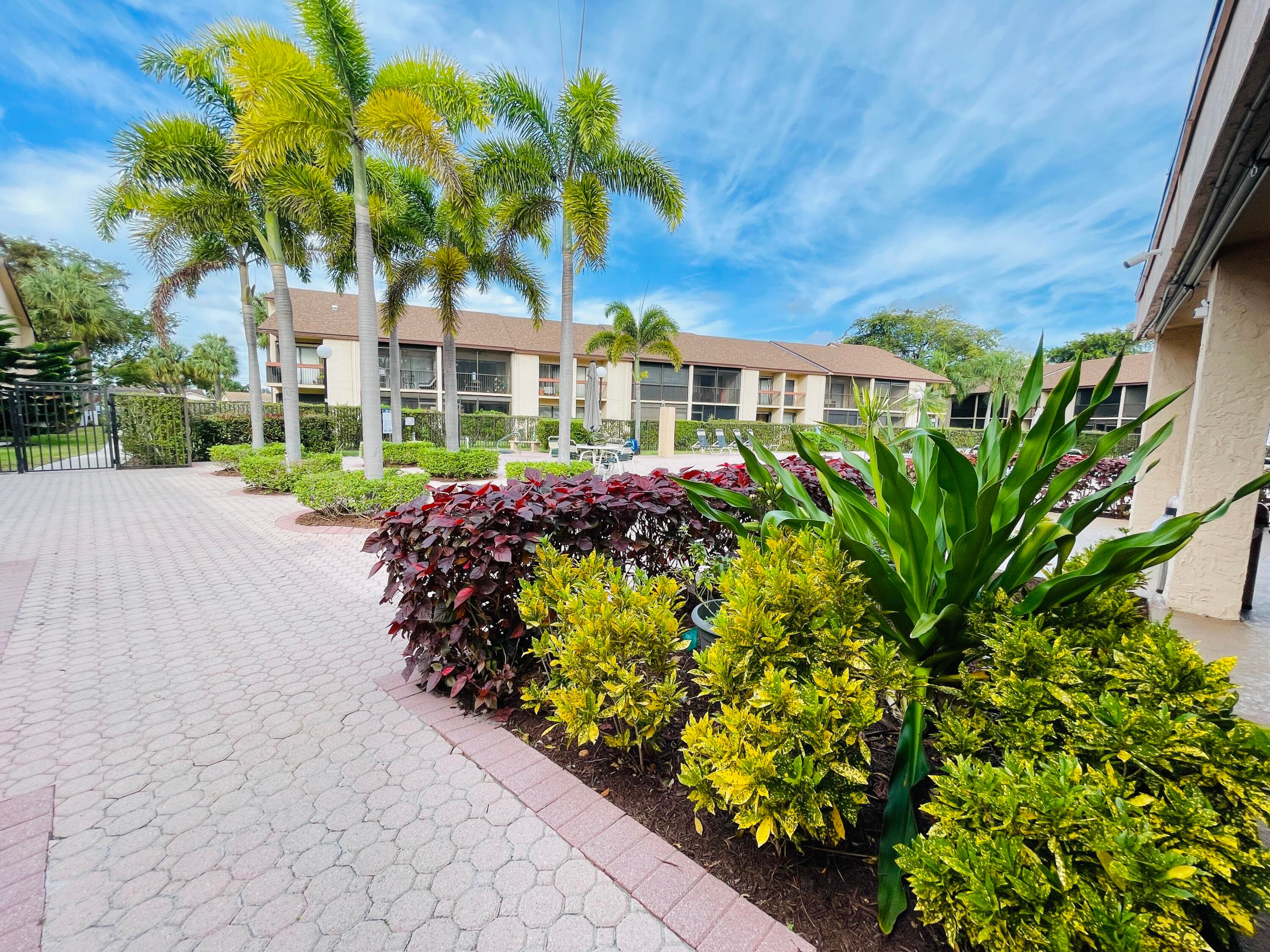 2297 SW 15th Street 122, Deerfield Beach, FL 33442 — photo 38 of 47