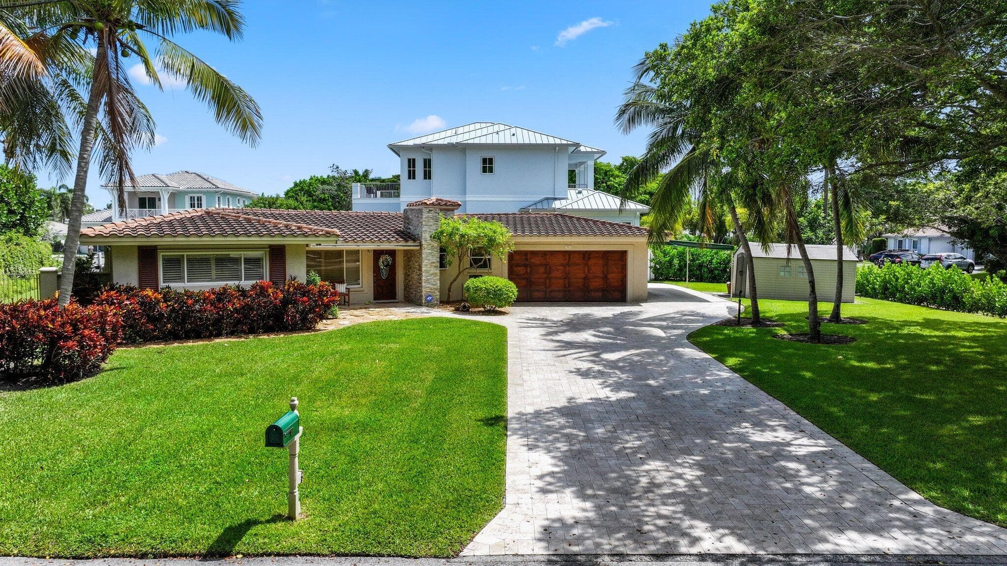 910 Banyan Drive, Delray Beach, FL 33483 — photo 2 of 53