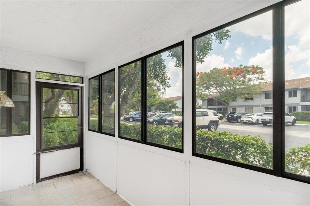 2729 S Oakland Forest Drive 102, Oakland Park, FL 33309 — photo 3 of 16
