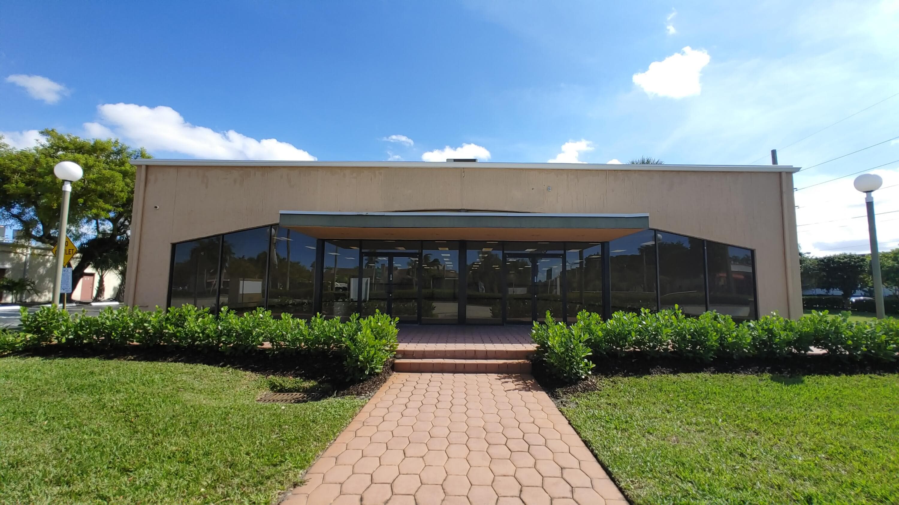 2050 N University Drive, Sunrise, FL — photo 1 of 14