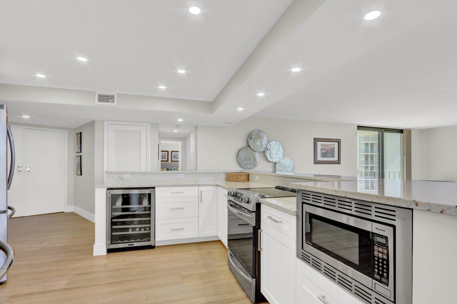 5420 N Ocean Drive 506, Singer Island, FL 33404 — photo 9 of 58