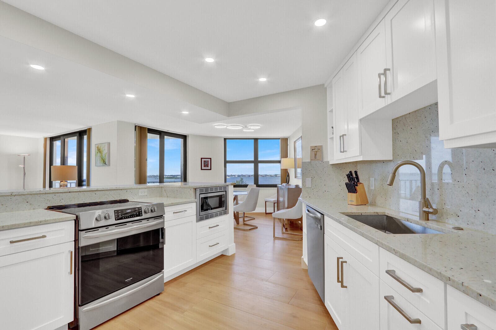5420 N Ocean Drive 506, Singer Island, FL 33404 — photo 10 of 58