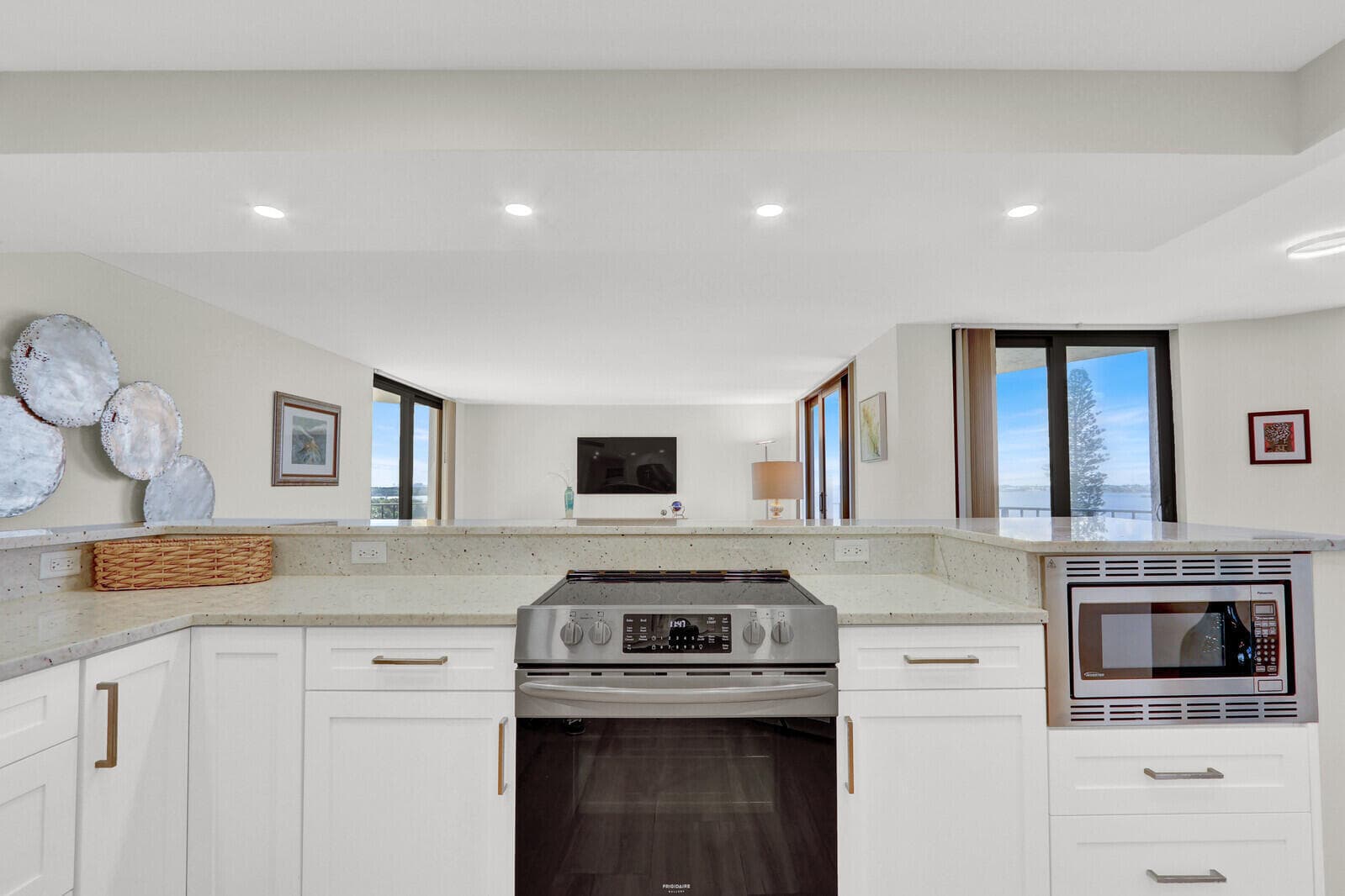 5420 N Ocean Drive 506, Singer Island, FL 33404 — photo 11 of 58